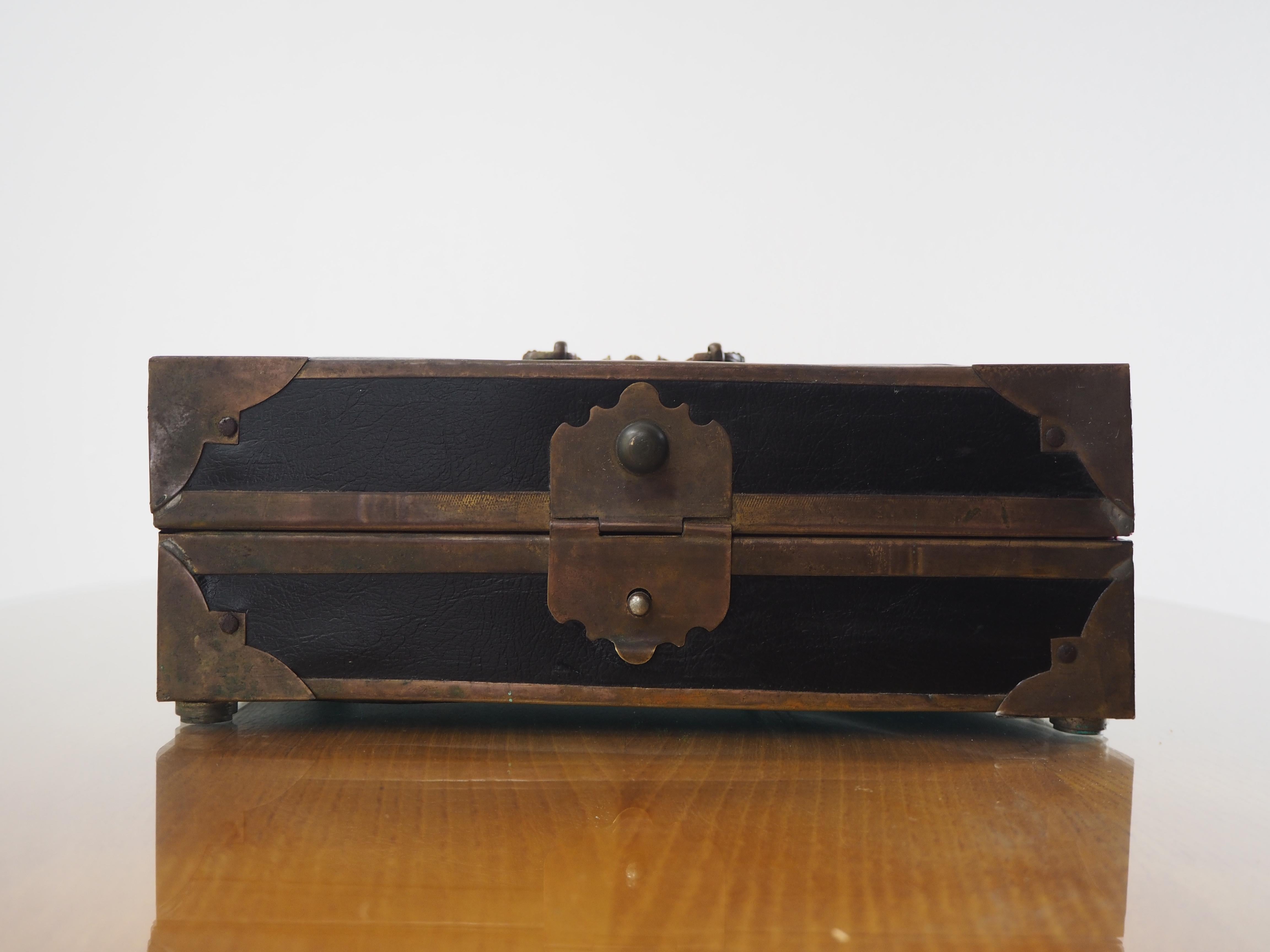 Antique Leather Cigar Box, Jewerly Box, 1900s In Fair Condition In Praha, CZ