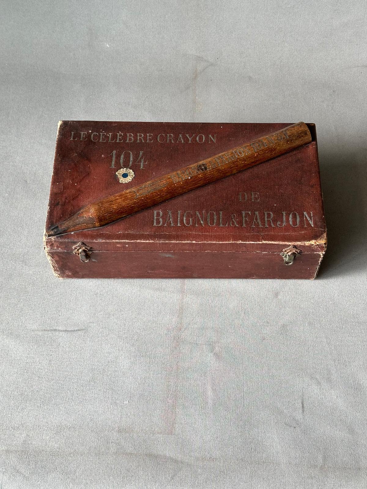 Caja de crayones de cuero antigua de Inglaterra Inglés en venta