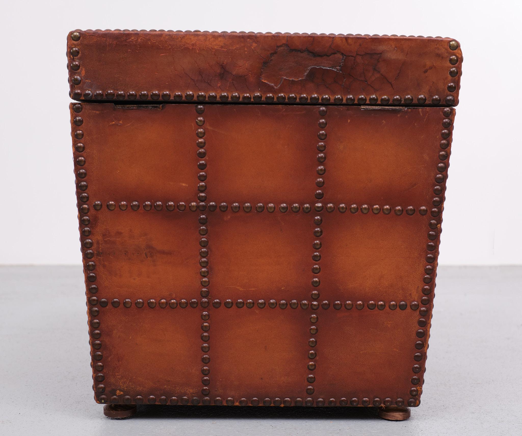 Antique Leather Embossed Box, France, 1880  For Sale 1