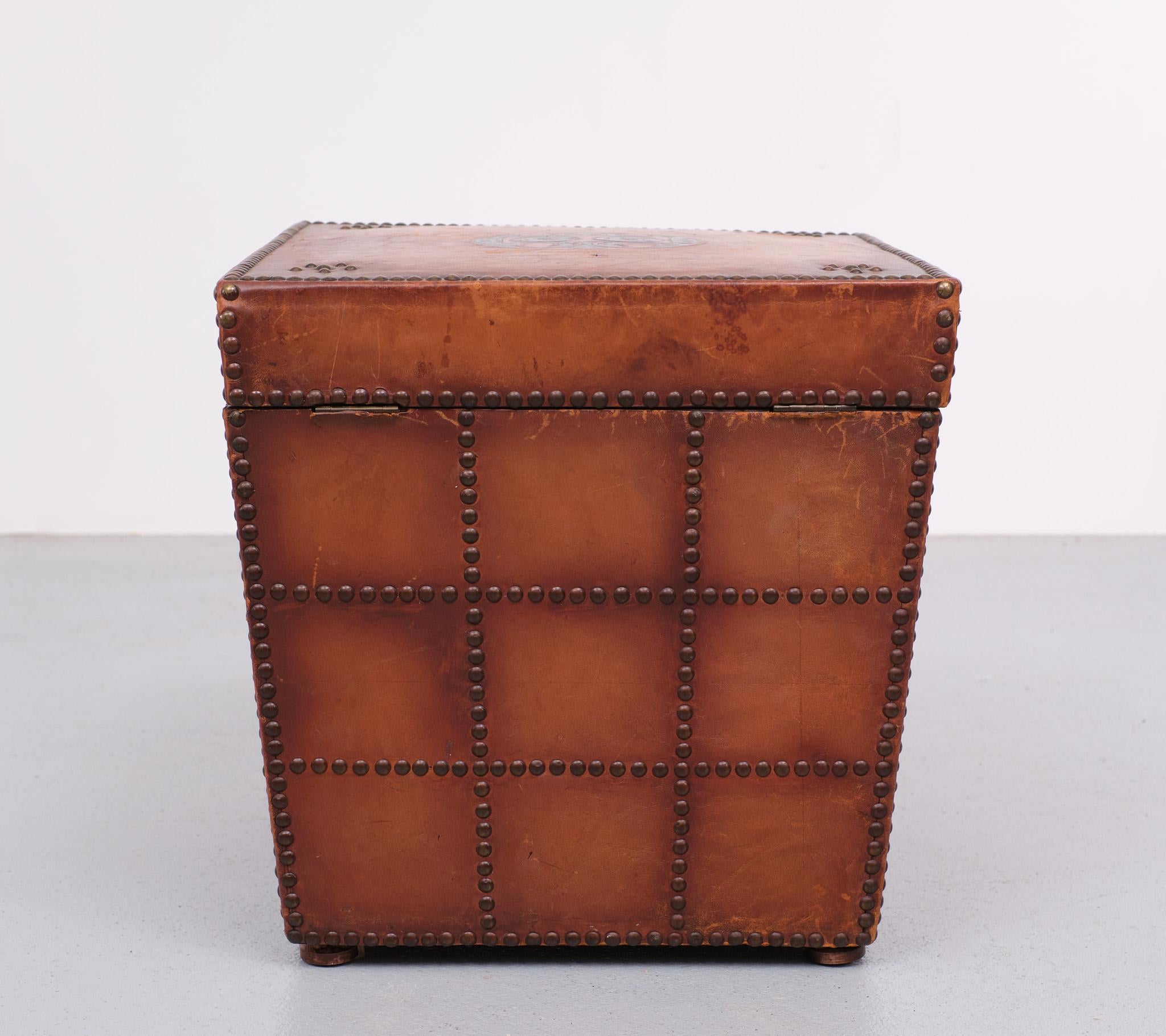 Antique Leather Embossed Box, France, 1880  For Sale 2