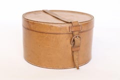 Antique Leather Gentleman's Collar Box