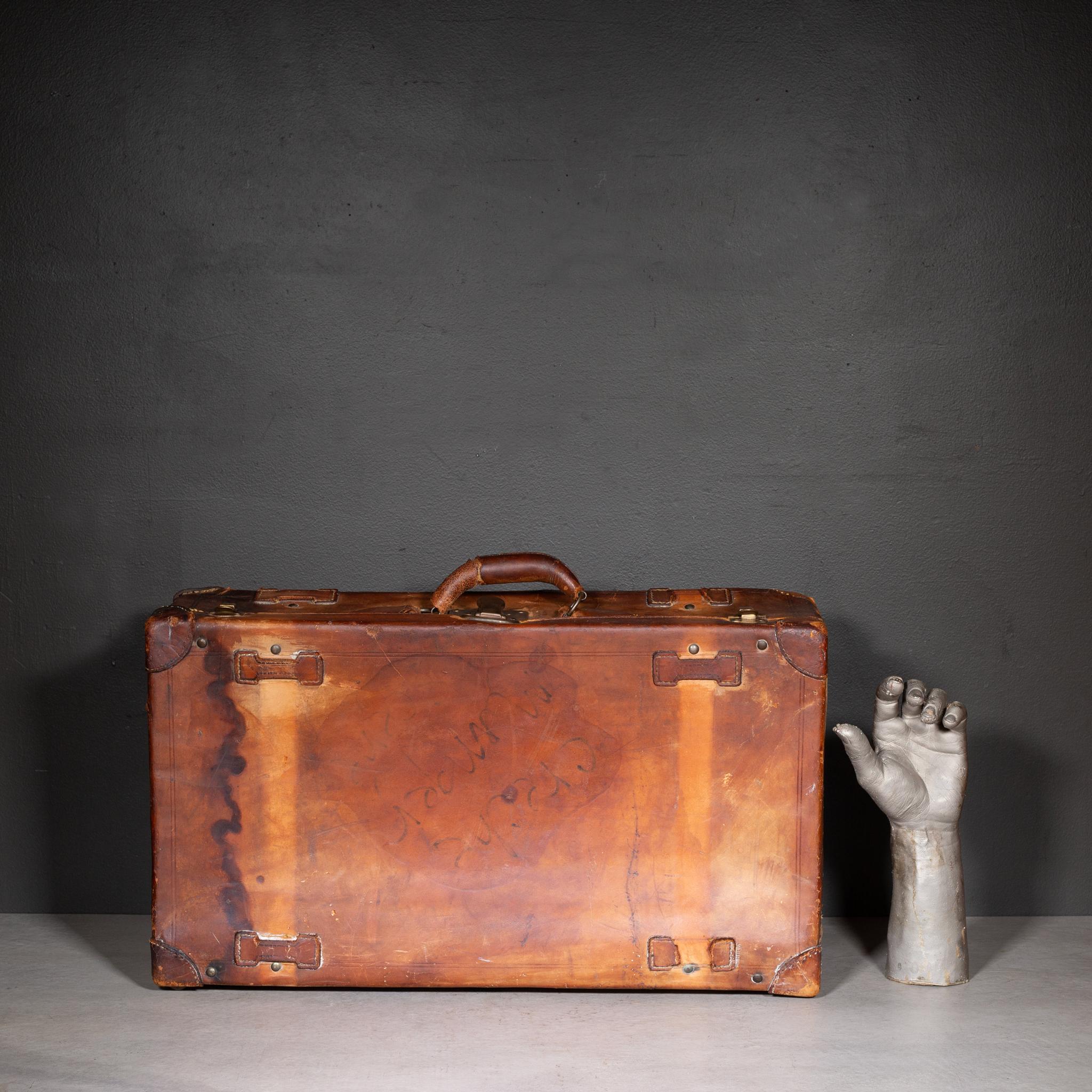 Bagages anciens en cuir avec étiquette de voyage italienne originale c.1920 en vente 6