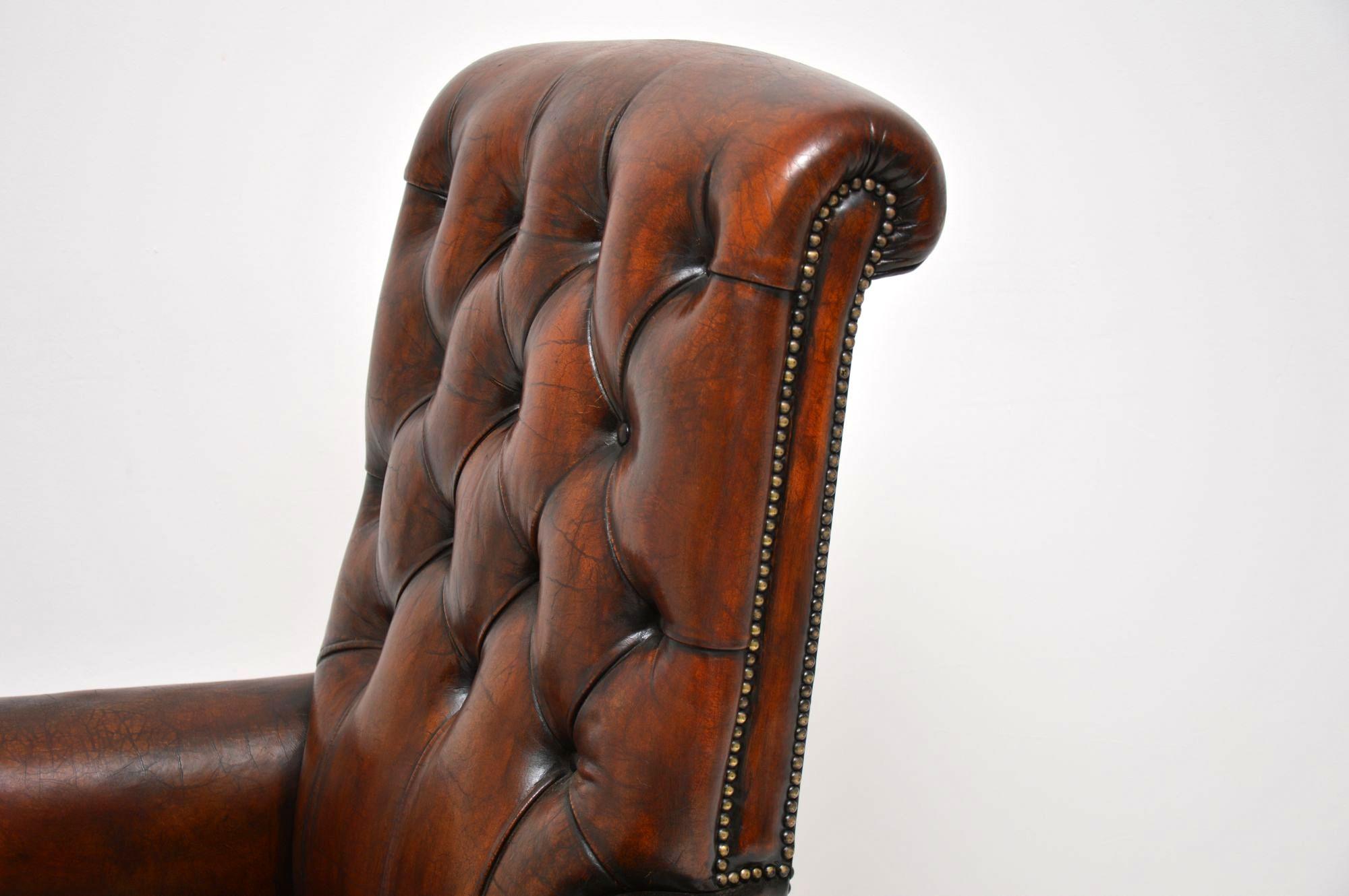 Antique Leather and Mahogany Swivel Desk Chair In Good Condition In London, GB