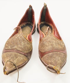 Antique Leather Mughal Raj Ottoman Moorish Shoes Gold Embroidered