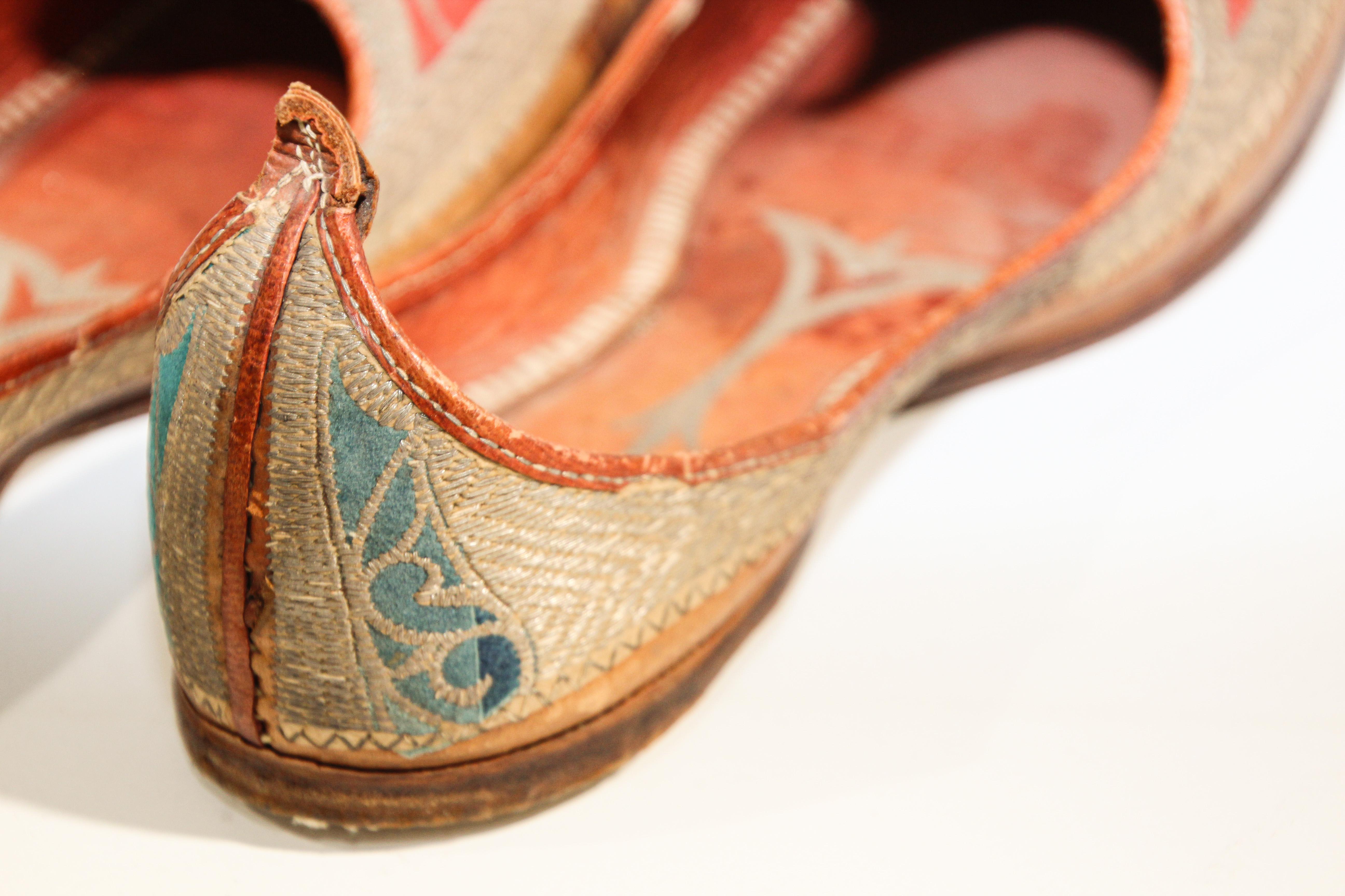 20th Century Antique Leather Mughal Shoes with Gold Embroidered For Sale