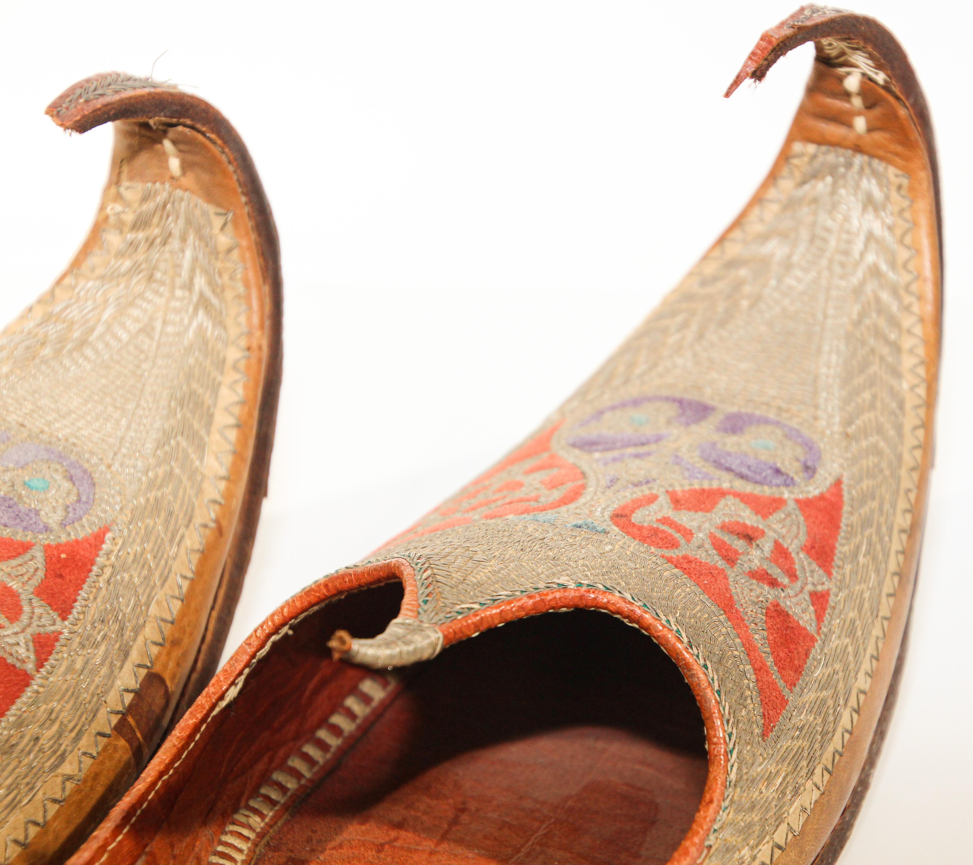 Antique Leather Mughal Shoes with Gold Embroidered For Sale 1