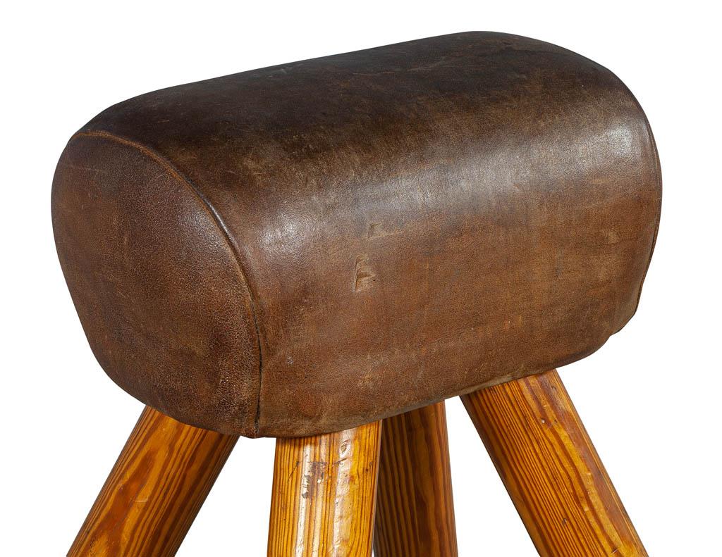 Antique Leather Pommel Horse In Good Condition In North York, ON