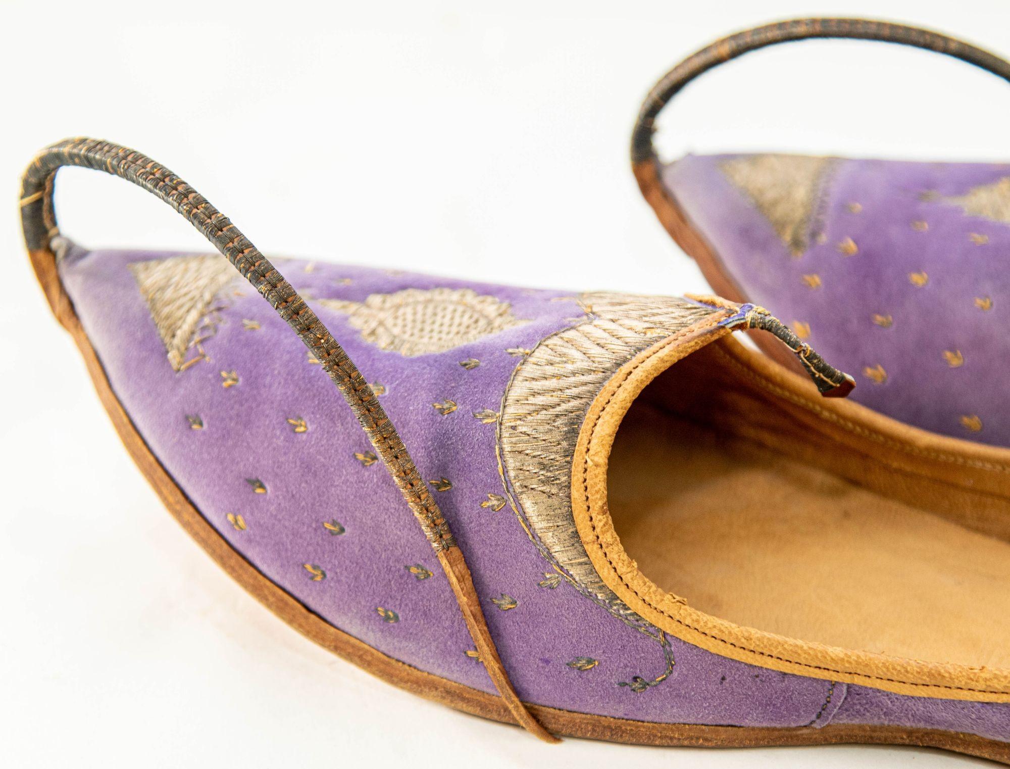 Antique Leather Purple Velvet Suede Mughal Raj Moorish Shoes Gold Embroidered For Sale 8