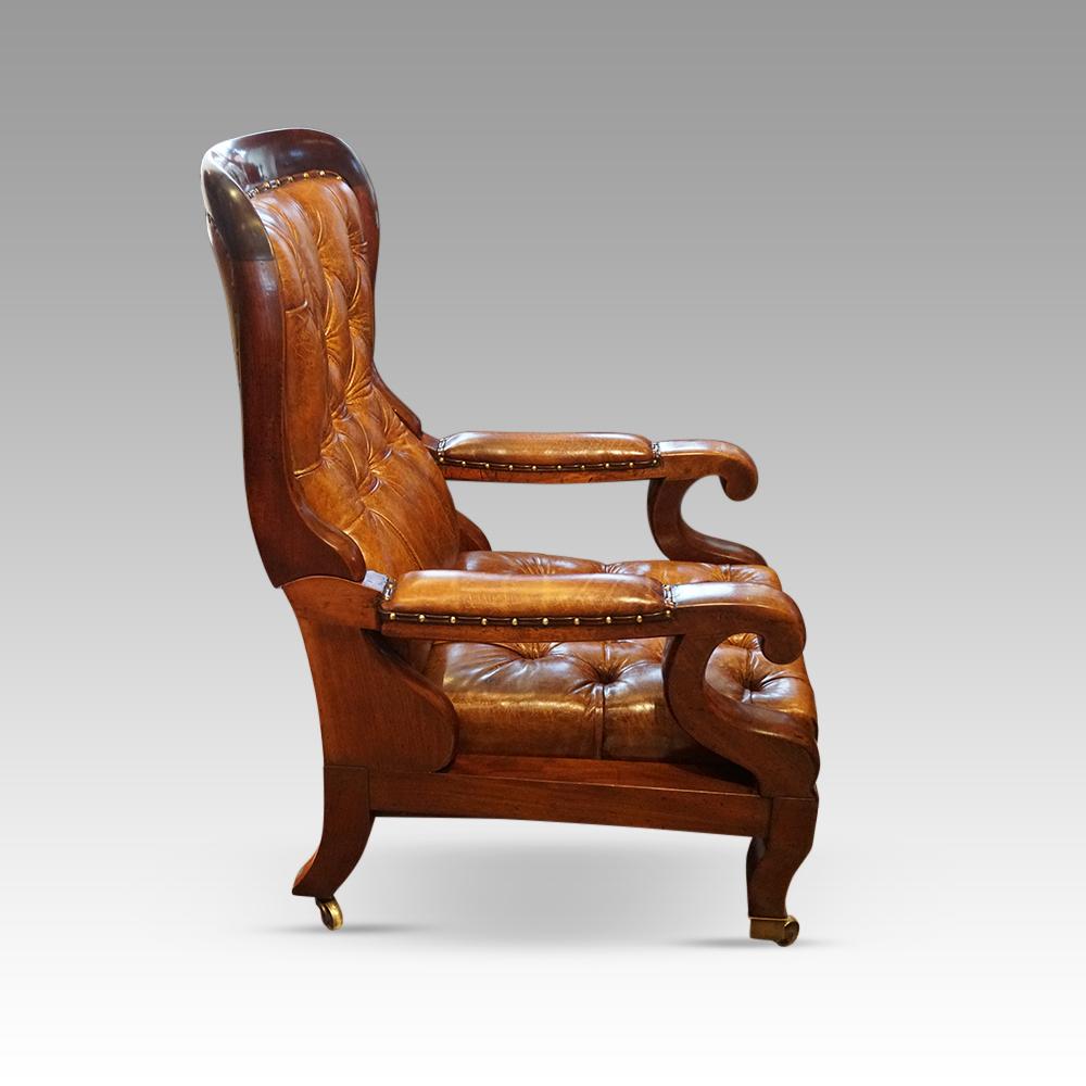 Antique leather reclining library chair  In Good Condition For Sale In Salisbury, GB