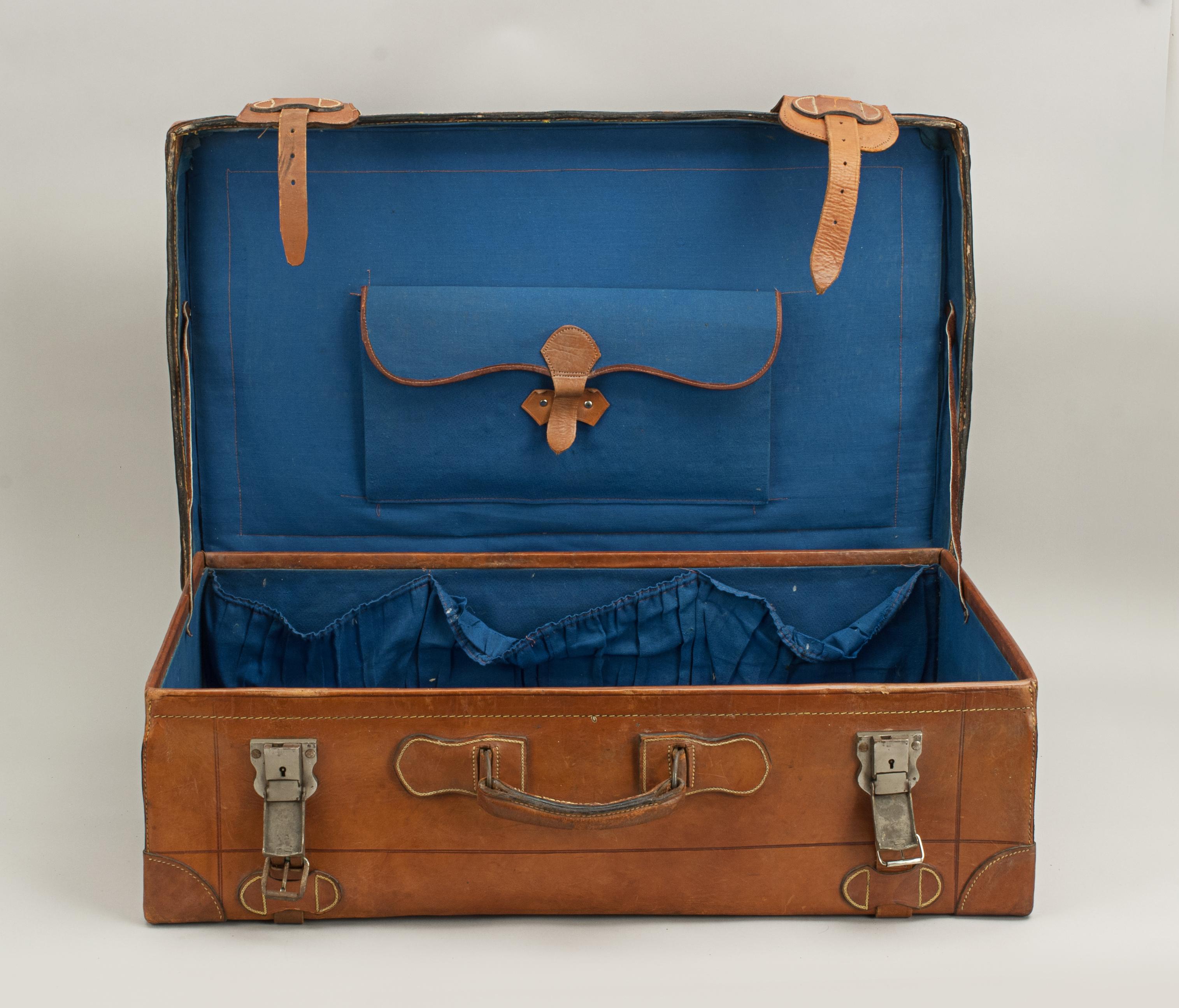 Antique Leather Suitcase, Travelling Luggage or Motoring Case For Sale 1