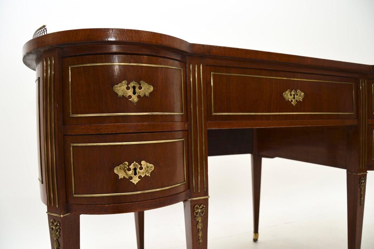 Bureau Empire autrichien ancien en cuir en vente 4