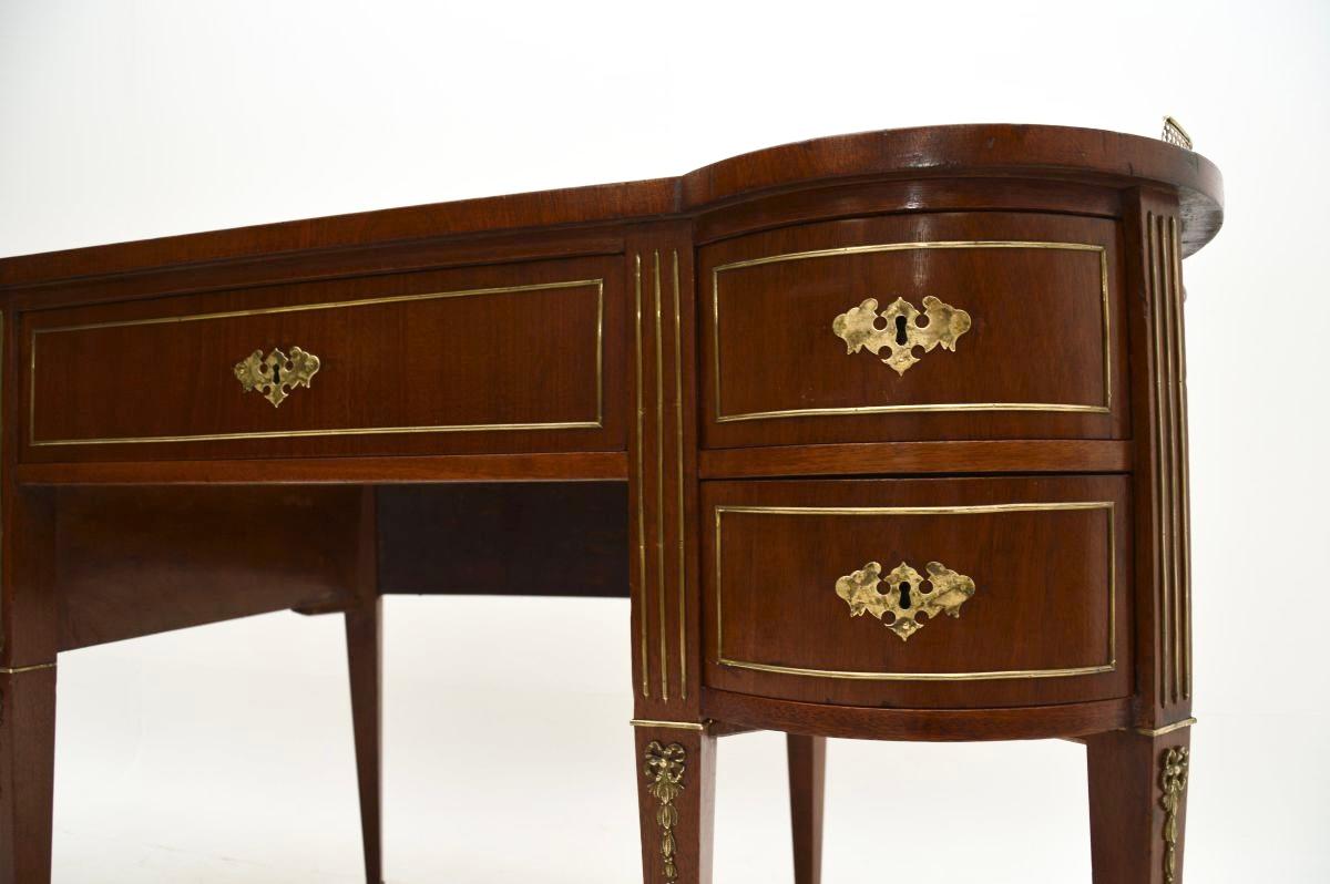 Bureau Empire autrichien ancien en cuir en vente 5
