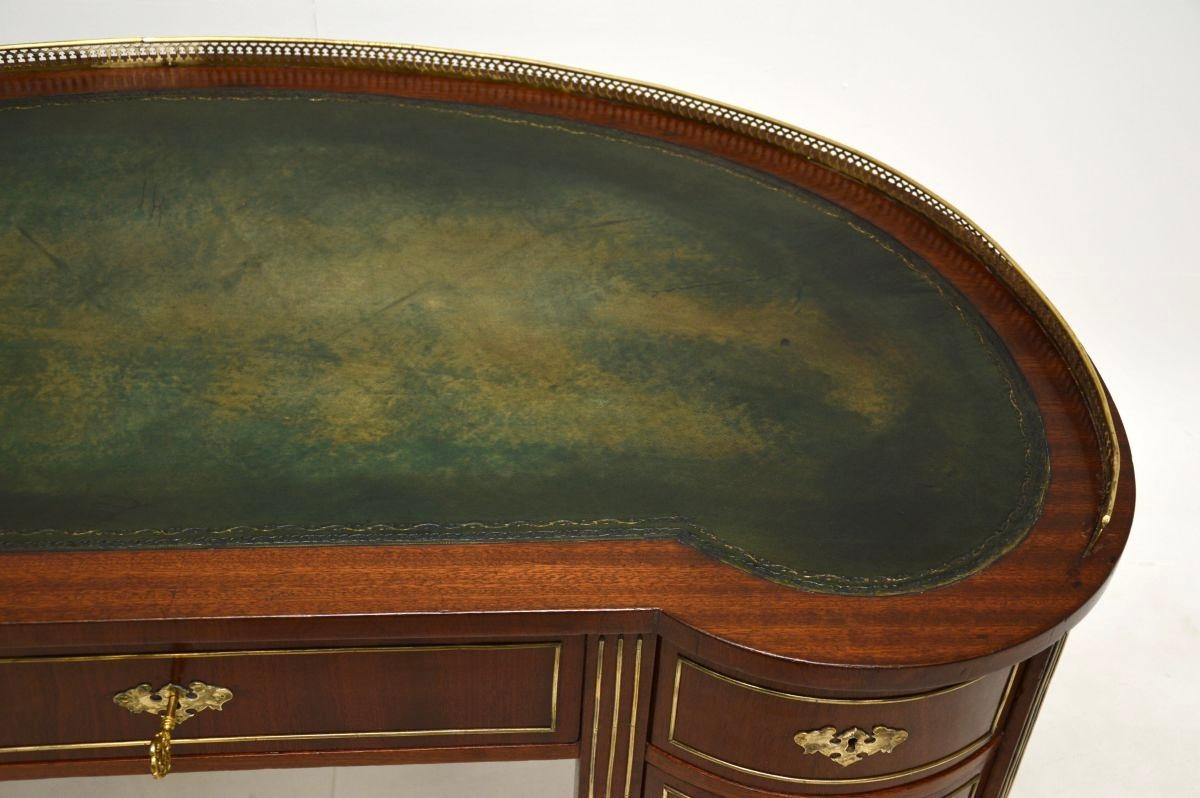 Bureau Empire autrichien ancien en cuir en vente 3