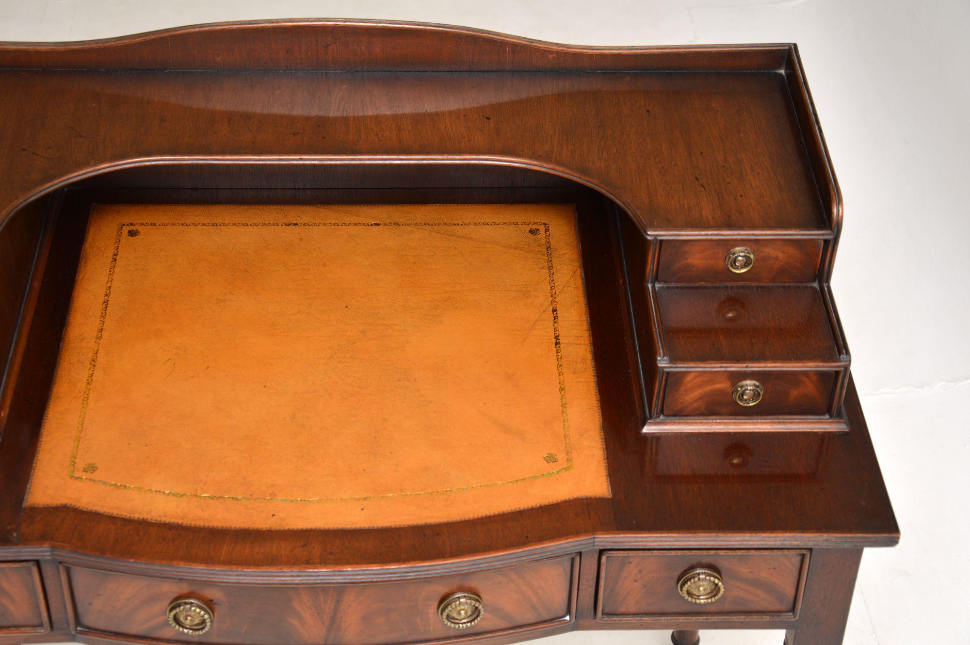Antique Leather Top Bonheur Du Jour Writing Table / Desk In Good Condition In London, GB