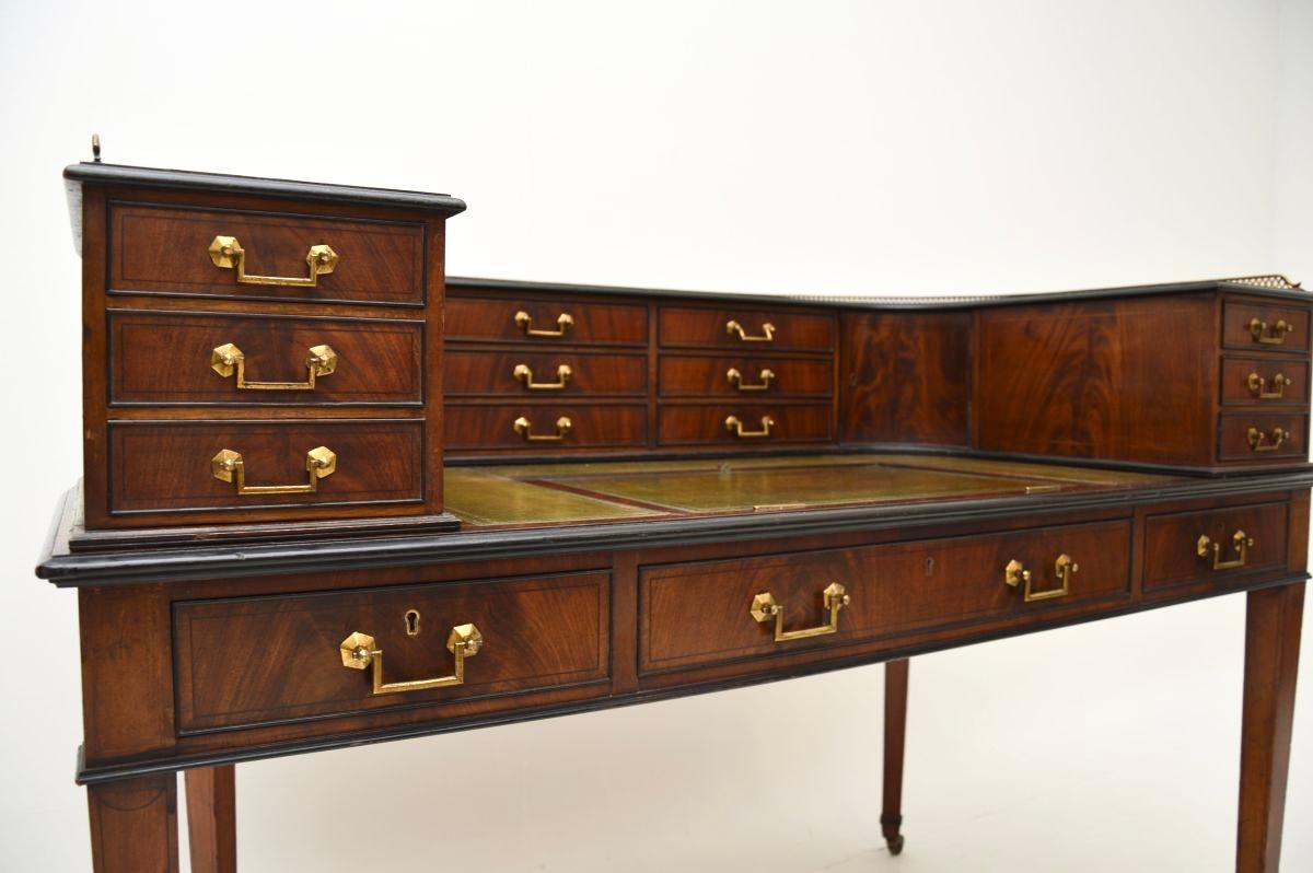 Bureau Carlton House à plateau en cuir ancien en vente 3
