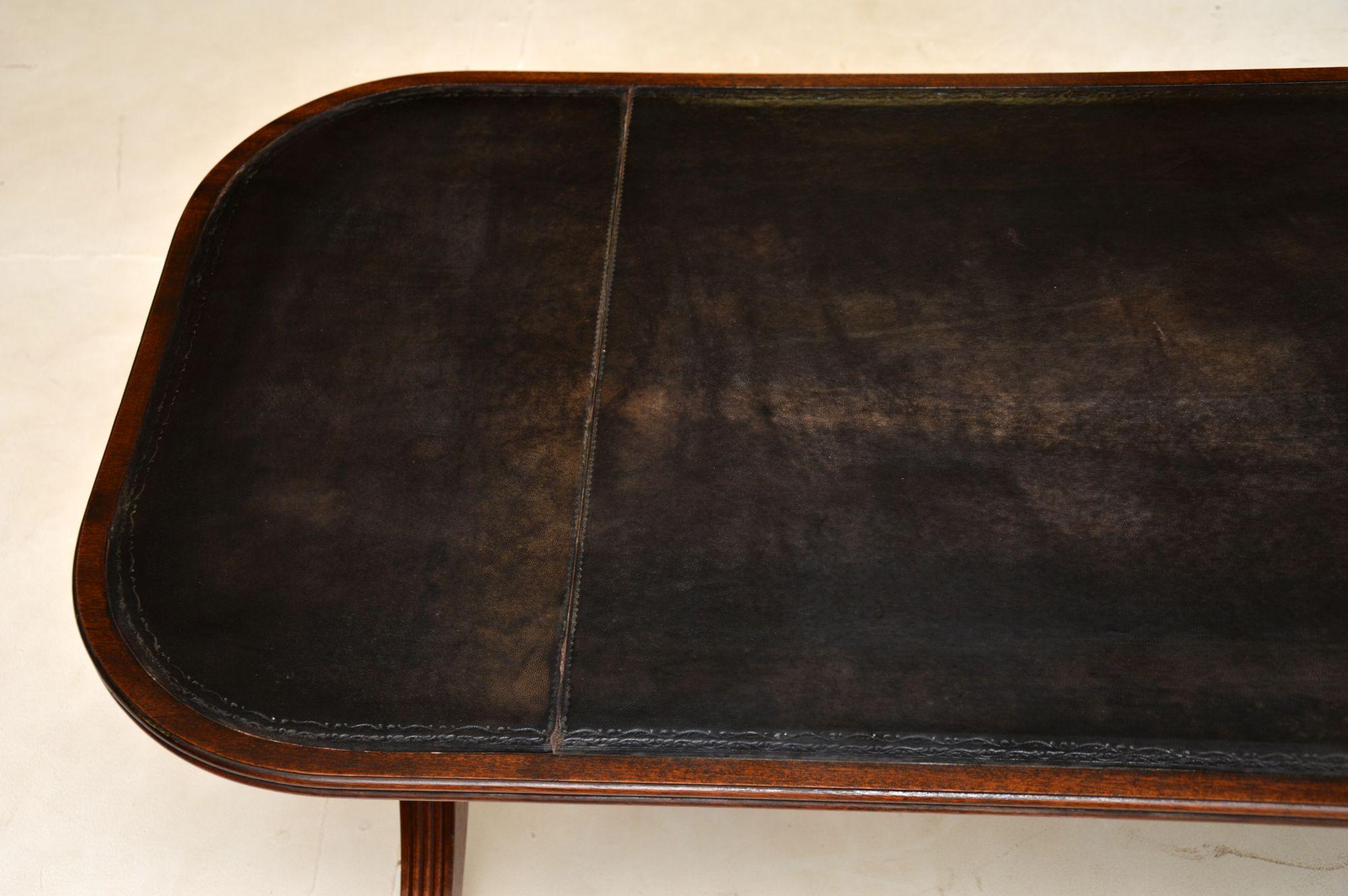 Antique Leather Top Coffee Table In Good Condition In London, GB