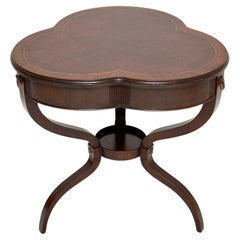 Table d'appoint antique à plateau en cuir de style Regency