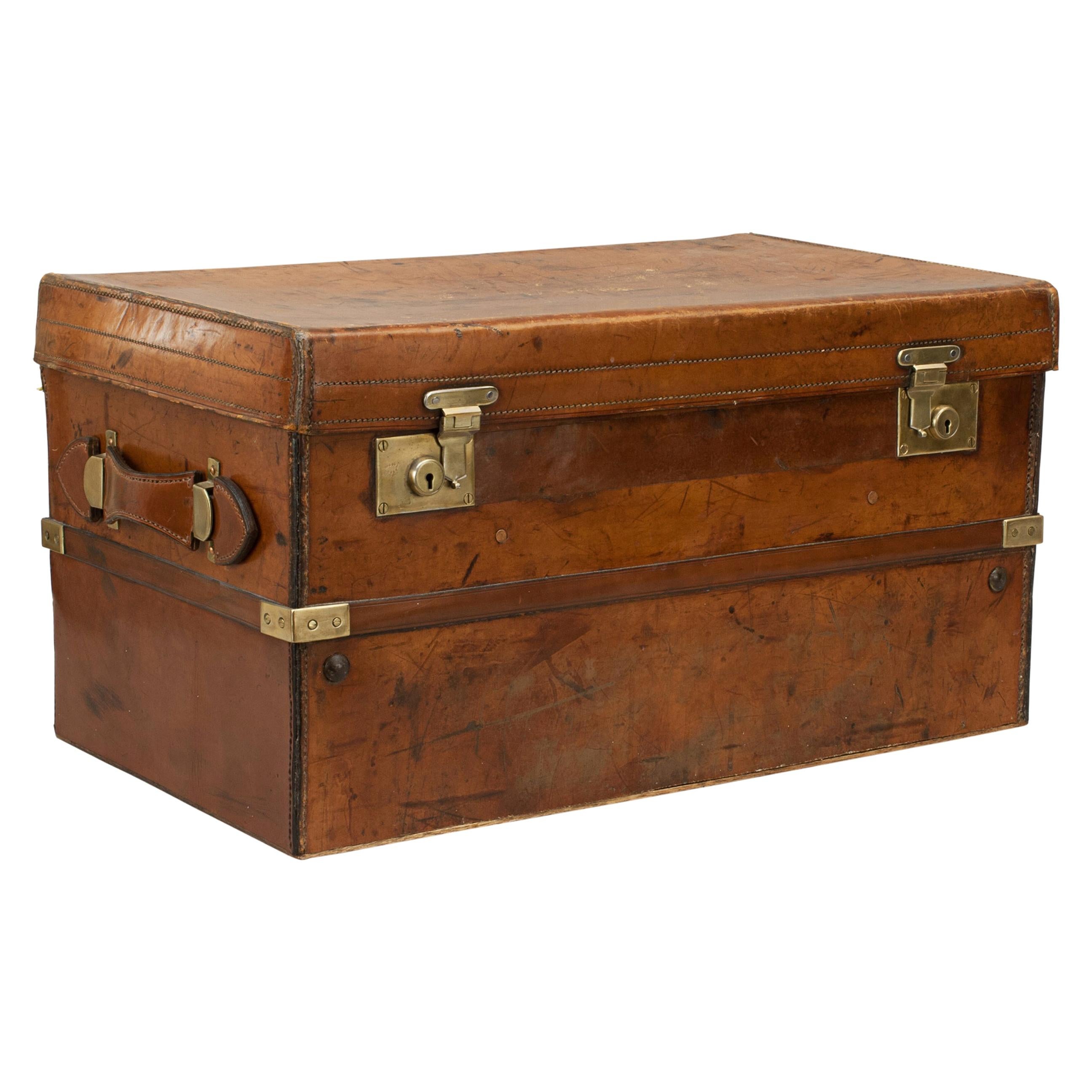 Vintage Travel Trunks 60 For Sale on 1stdibs