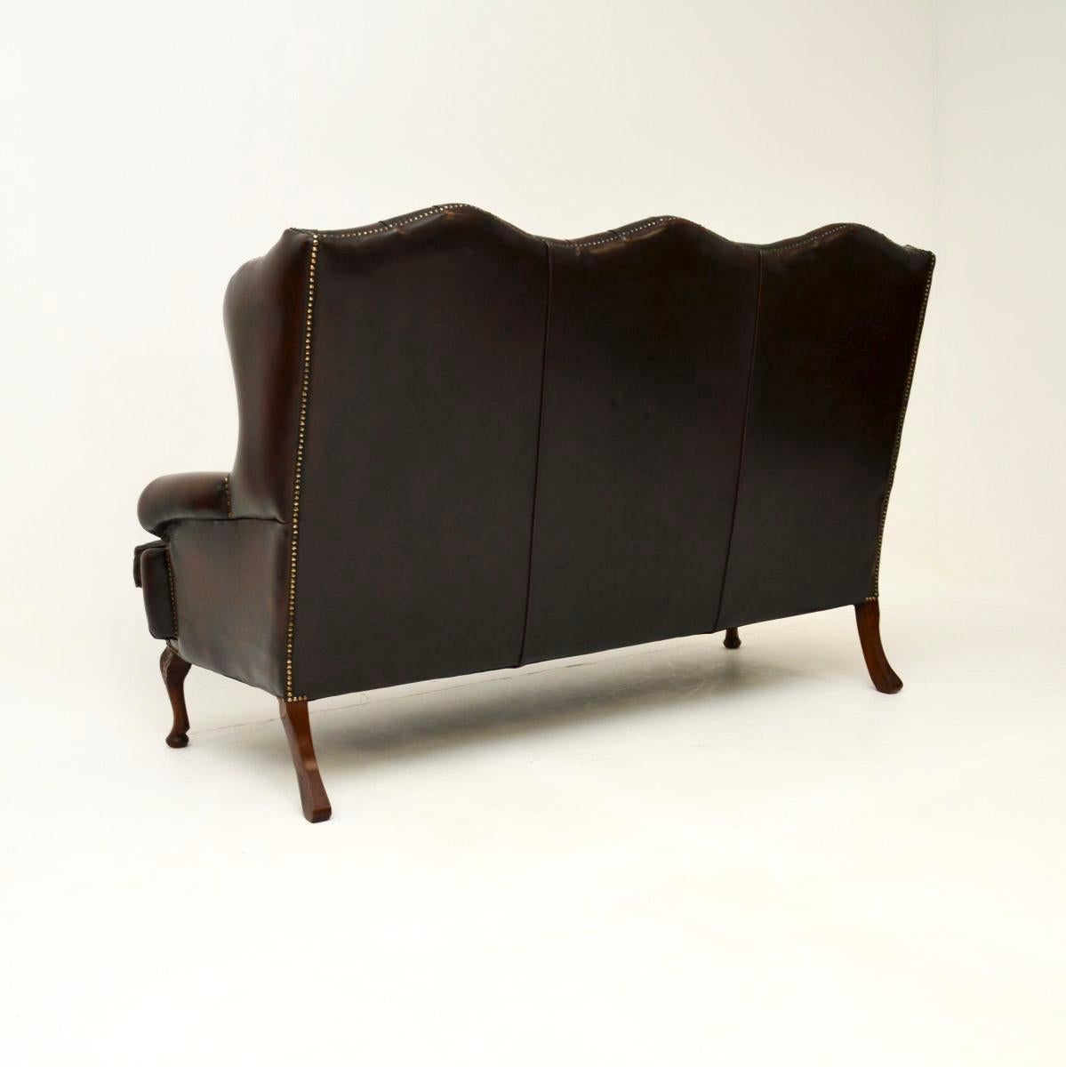 Antique Leather Wing Back Sofa In Good Condition For Sale In London, GB