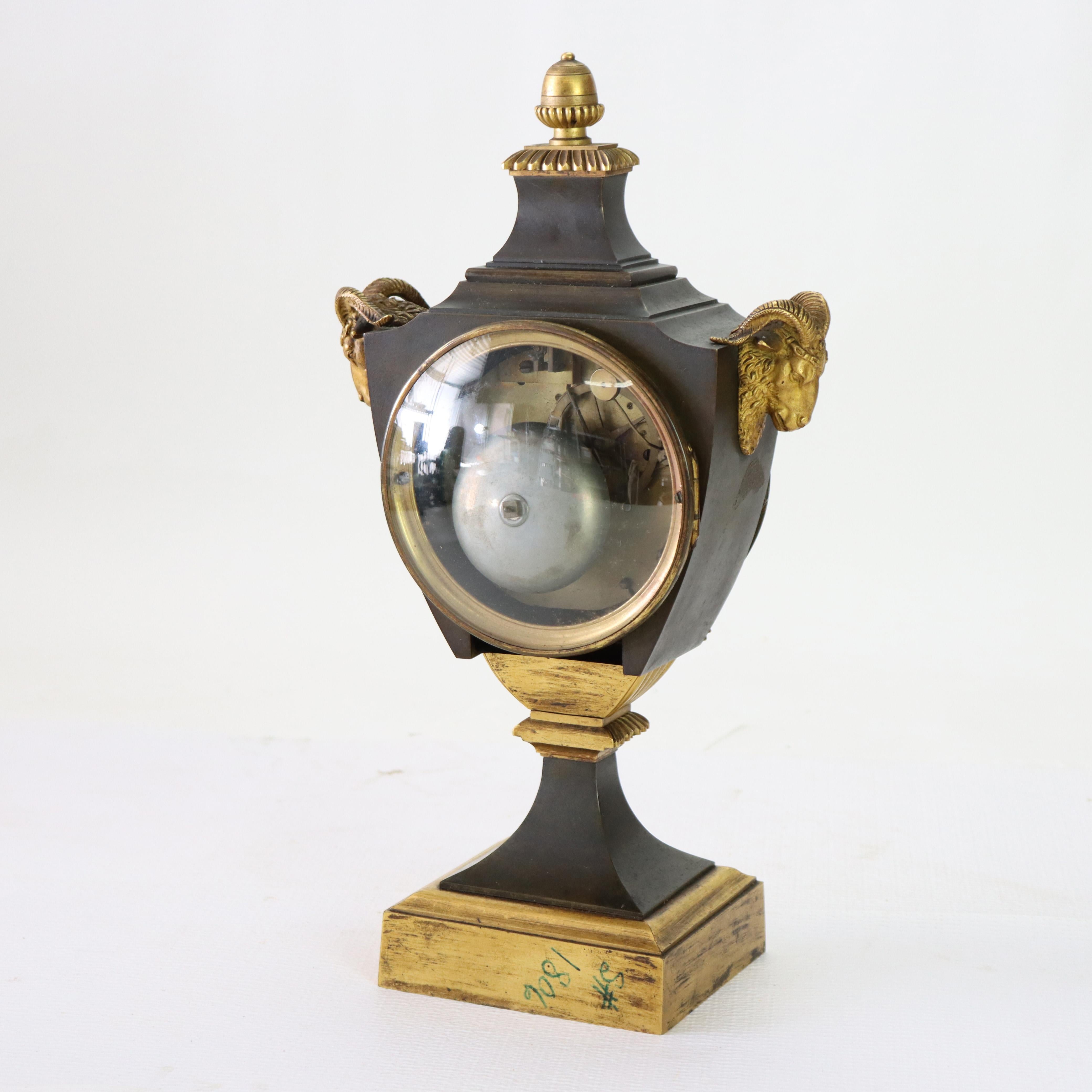 Antique Lefèvre DeBelle French Empire Ebonized & vergoldete Bronze Mantle Clock c1820 im Angebot 3