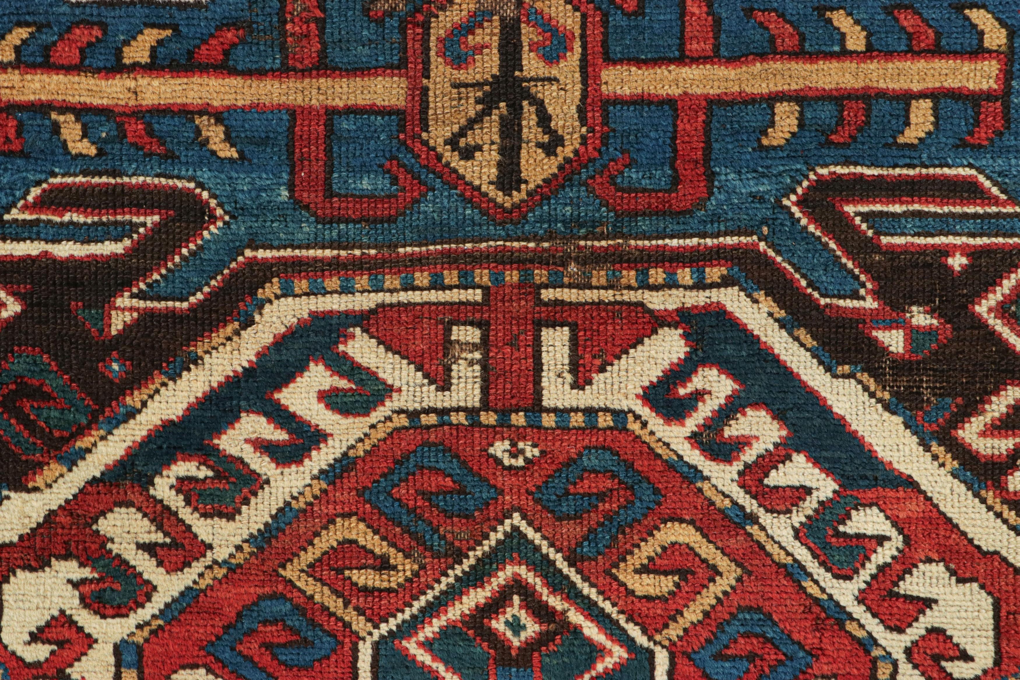 Antiker Lenkoran Kazak Läufer Teppich, rote & blaue geometrische Medaillons - Rug & Kilim (Kaukasisch) im Angebot