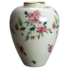 Jarrón antiguo de porcelana Lenox pintado a mano y dorado con motivos florales C1930