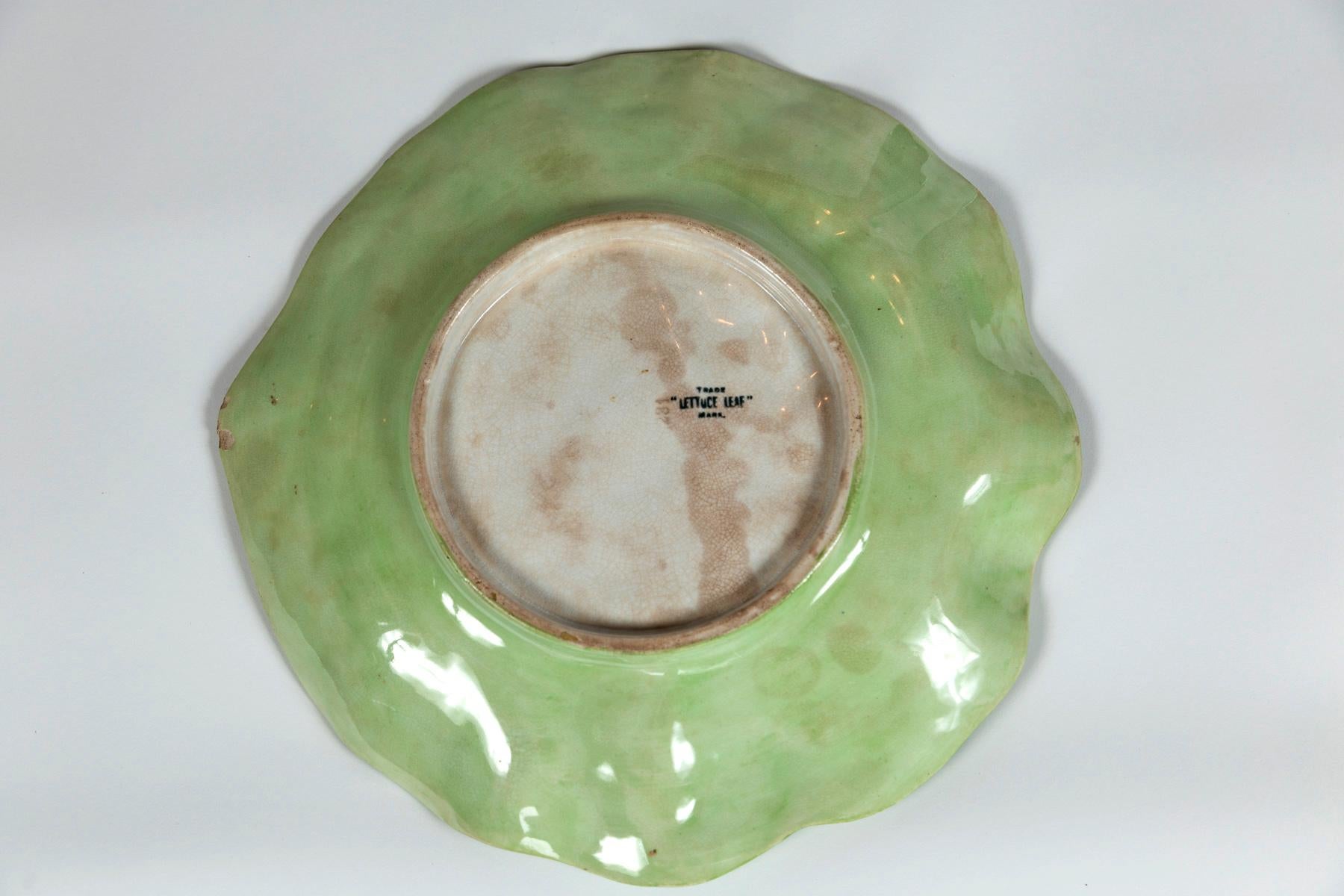 Antique Lettuce Leaf Platter, Wannopee Pottery, circa 1900 In Good Condition For Sale In Chappaqua, NY