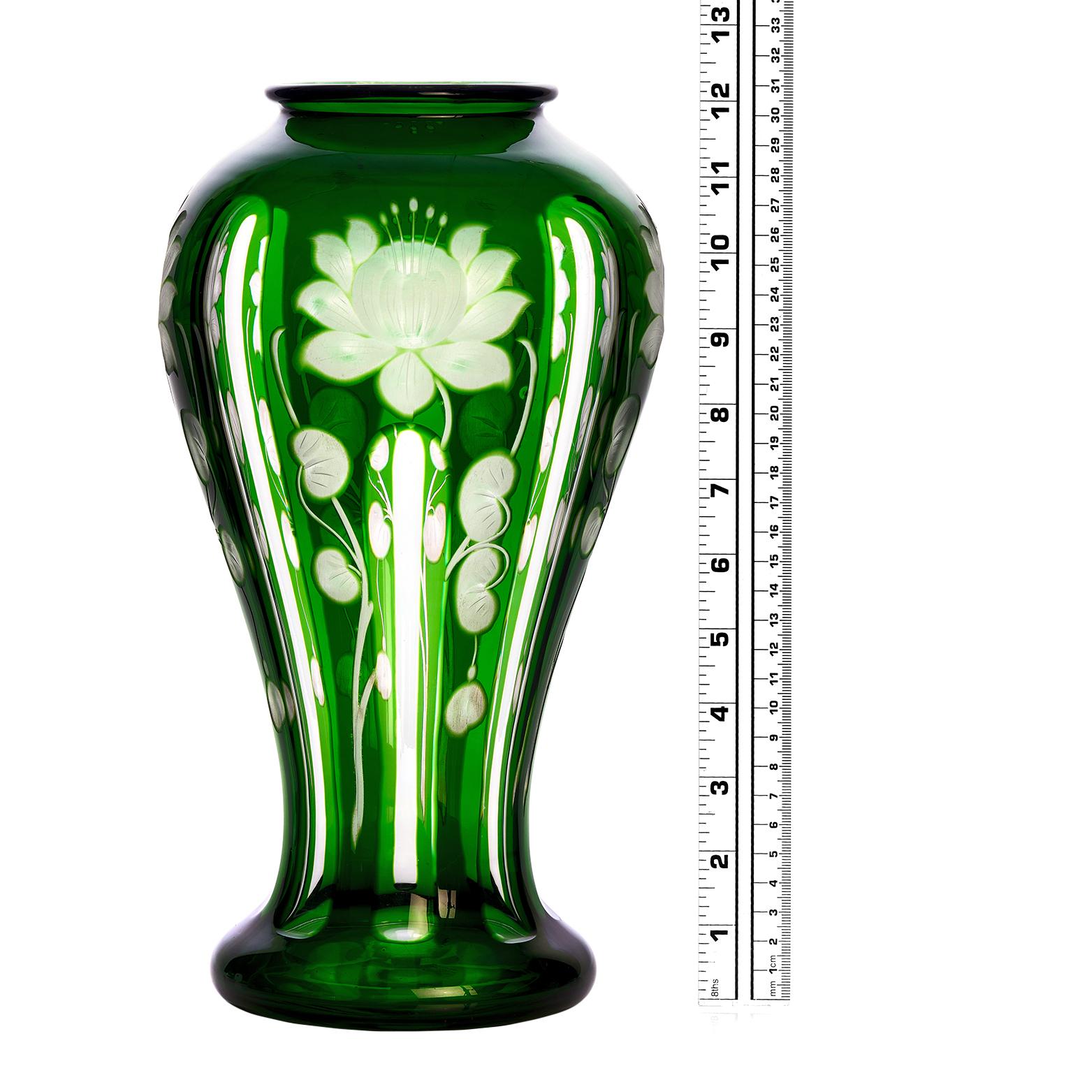 Vetro artistico Antique Libbey Green Lily Pad Vase in vendita