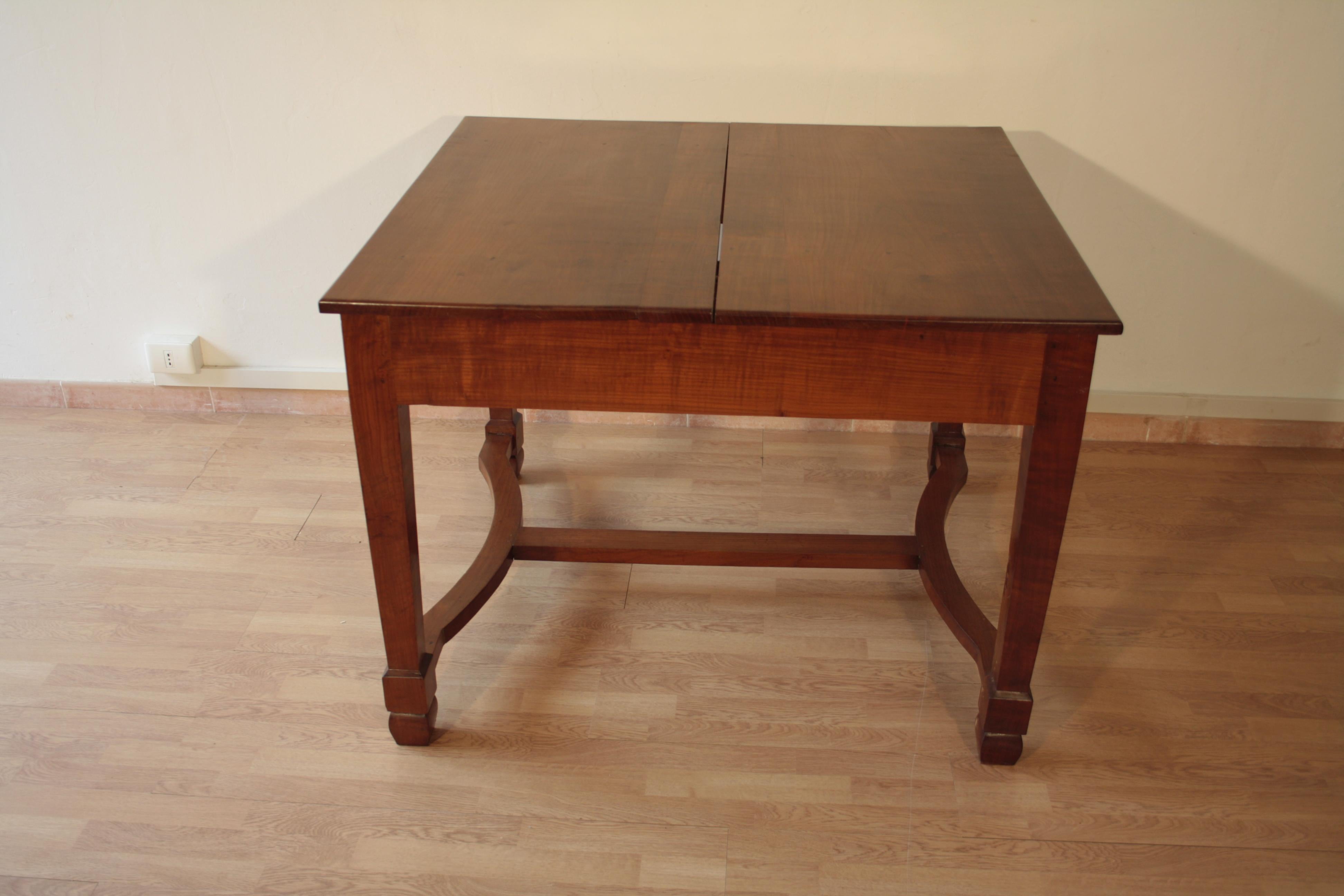Antique Liberty Italian Dining Table, 1920s solid Wood Extensible For Sale 6