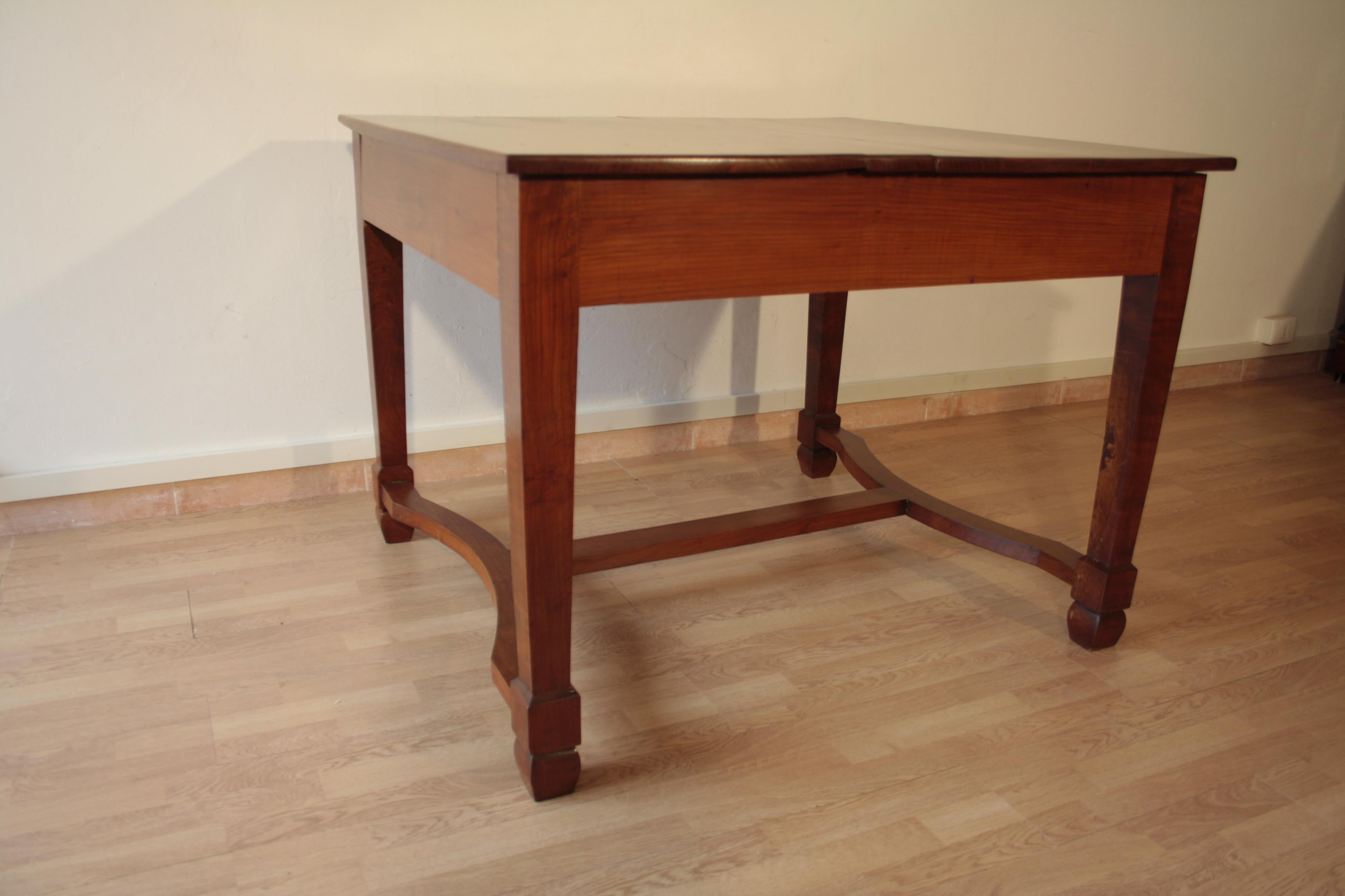 Antique Liberty Italian Dining Table, 1920s solid Wood Extensible For Sale 10