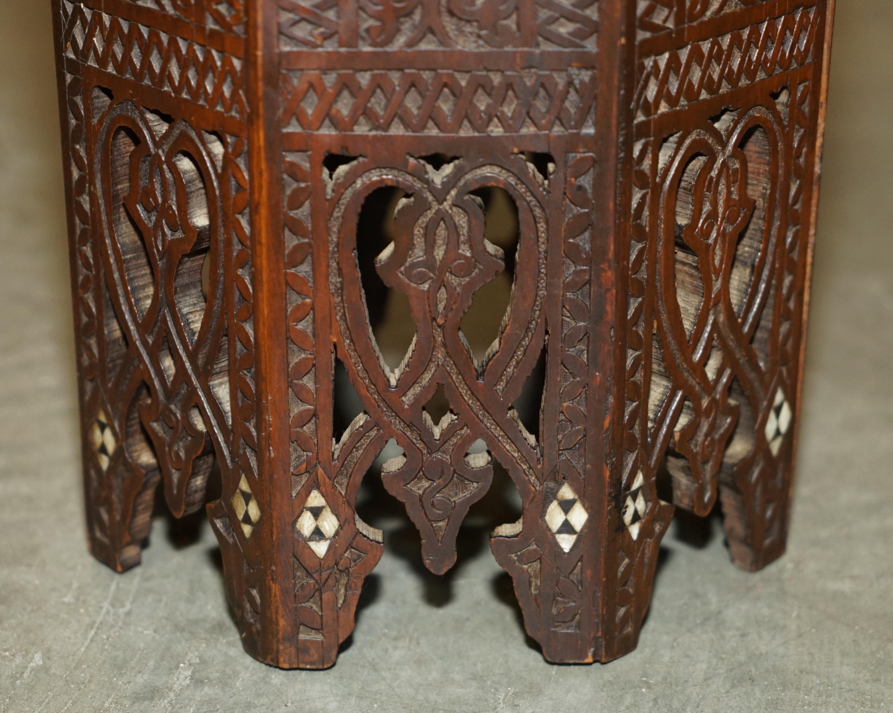 Hardwood ANTIQUE LIBERTY'S ViCTORIAN CIRCA 1880 FLORAL MOROCCAN HAND CARVED TABLE For Sale