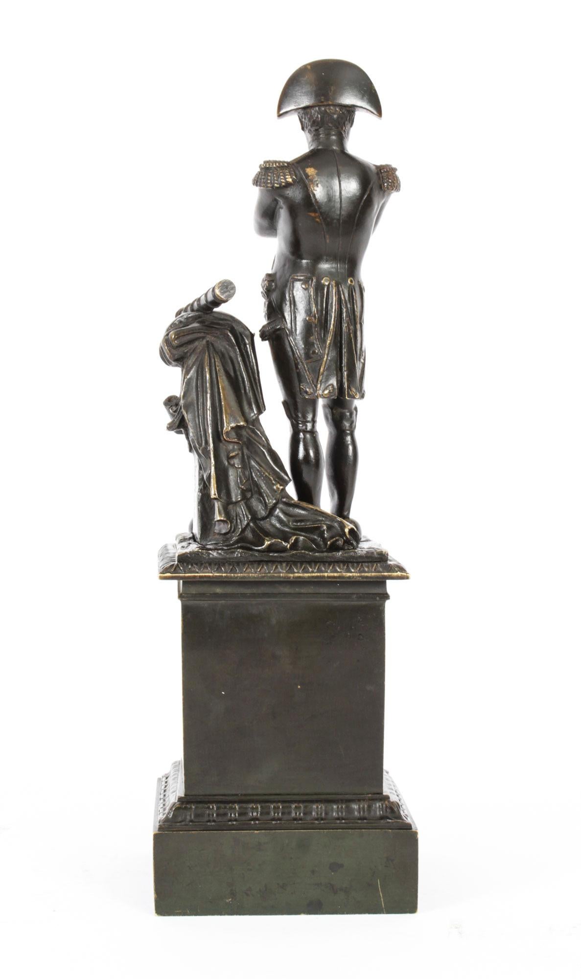 Bronze ancien de bibliothèque représentant Napoléon Bonaparte 19ème siècle en vente 8