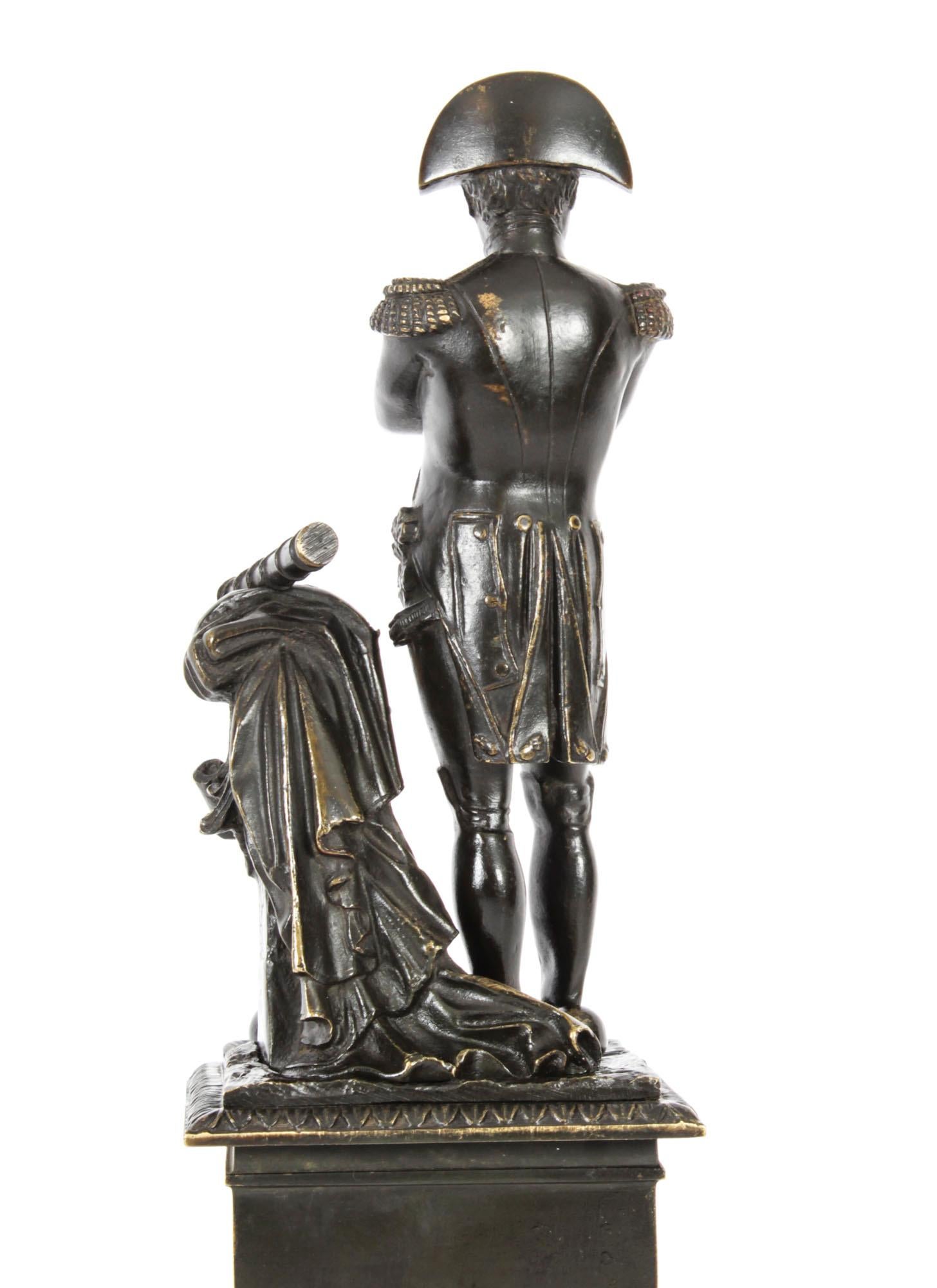 Bronze ancien de bibliothèque représentant Napoléon Bonaparte 19ème siècle en vente 9