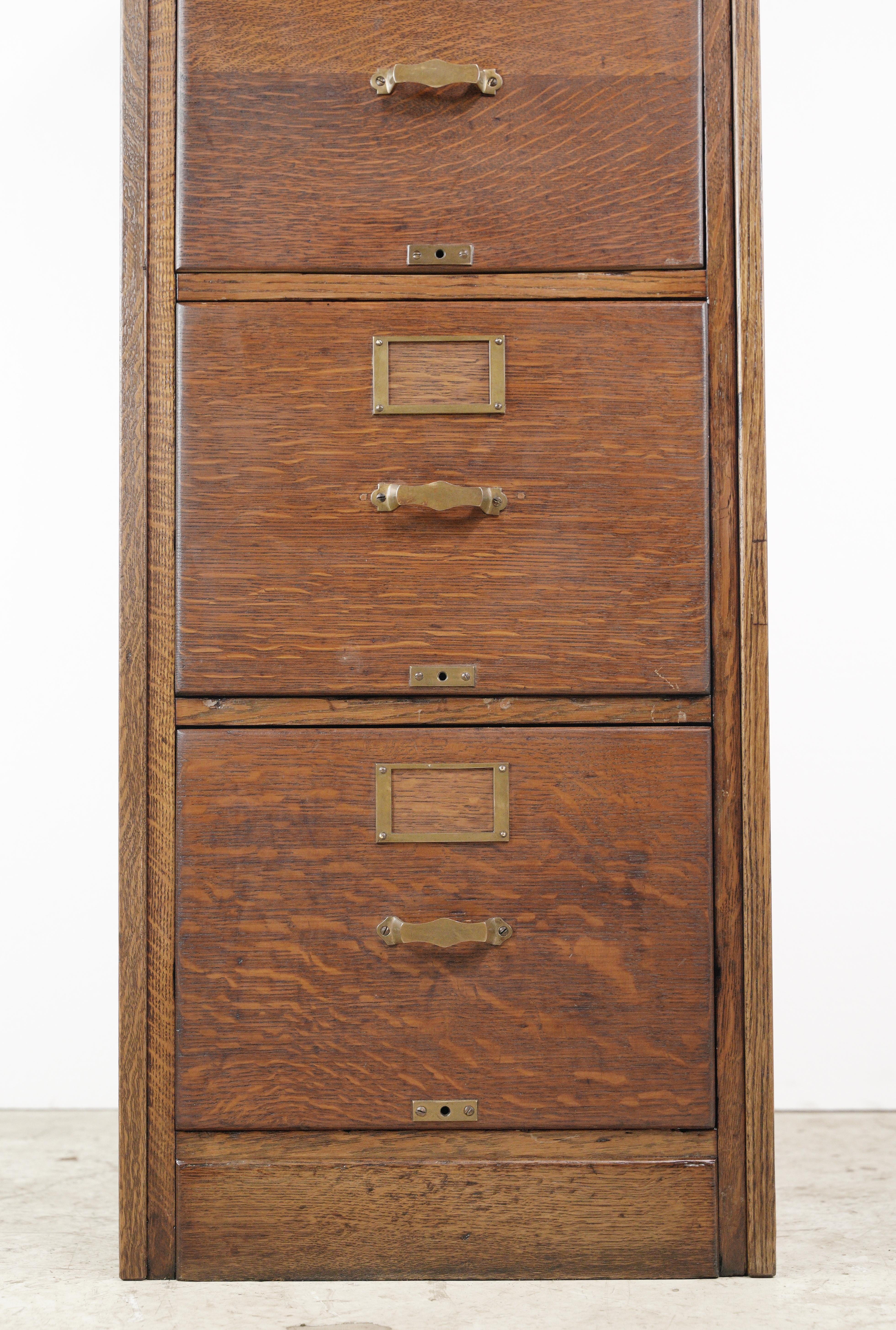 Library Bureau Makers, established in the late 19th century, was a prominent supplier of library and office furniture. They pioneered the development of standardized library systems and provided innovative solutions for efficient organization and