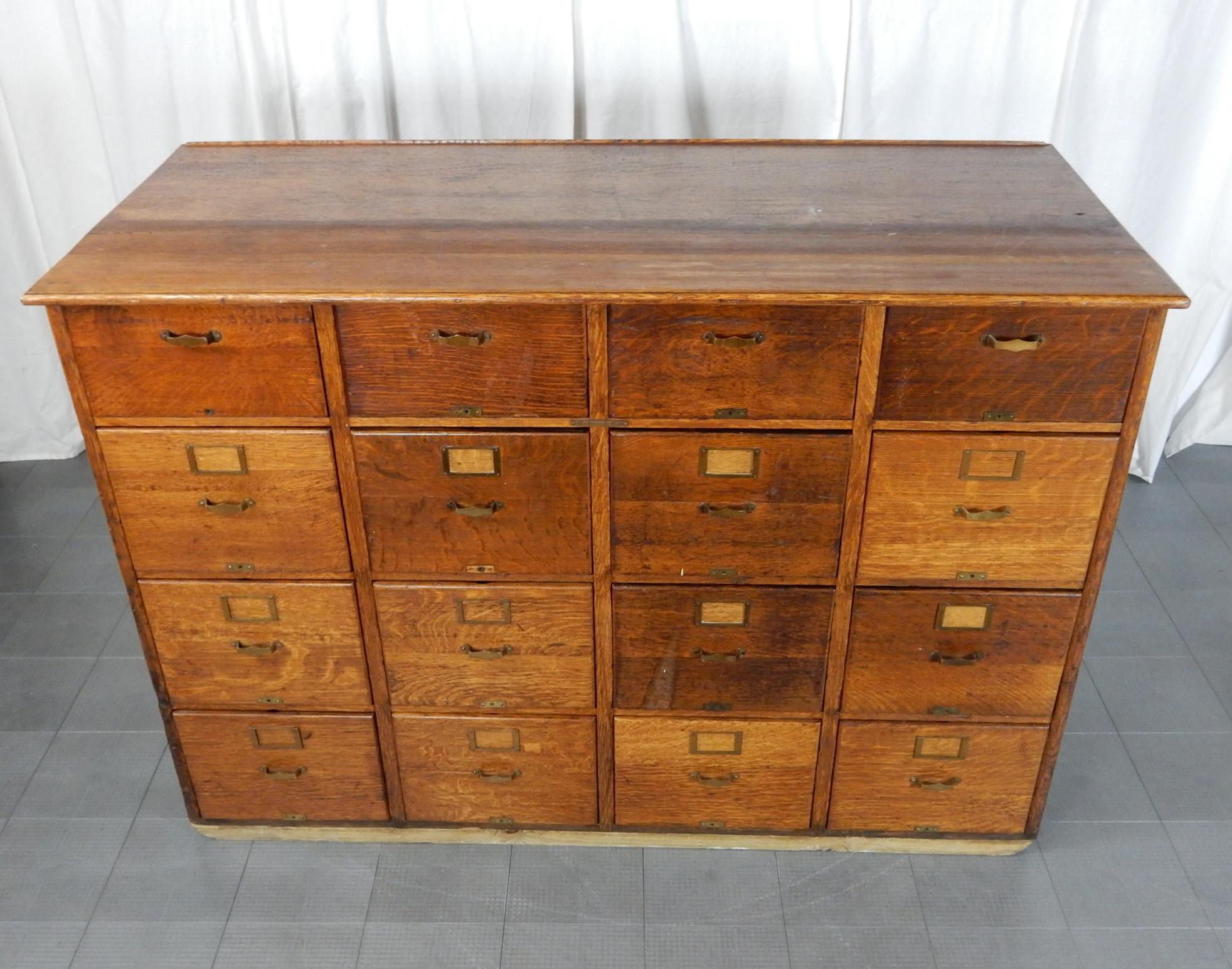Antique Library Bureau SoleMakers Tiger Oak 16 Drawer File Cabinet, 1920's In Fair Condition In Las Vegas, NV