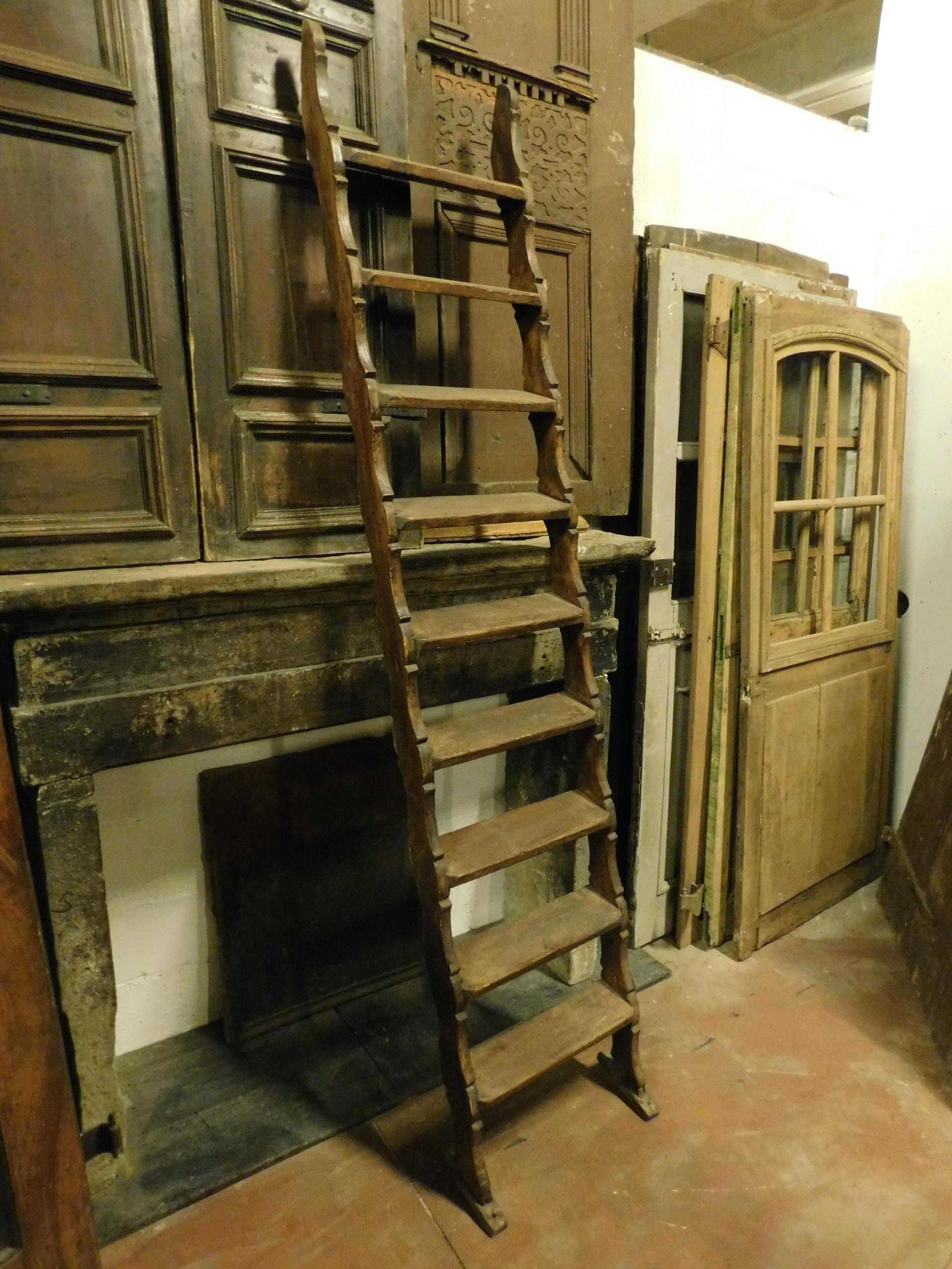 Wood Antique Library Ladder, Brown Larch with Moved Bar, 1800, Italy