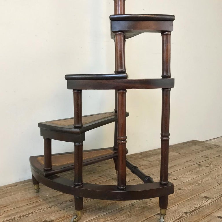 Antique Library Ladder In Good Condition In Dallas, TX