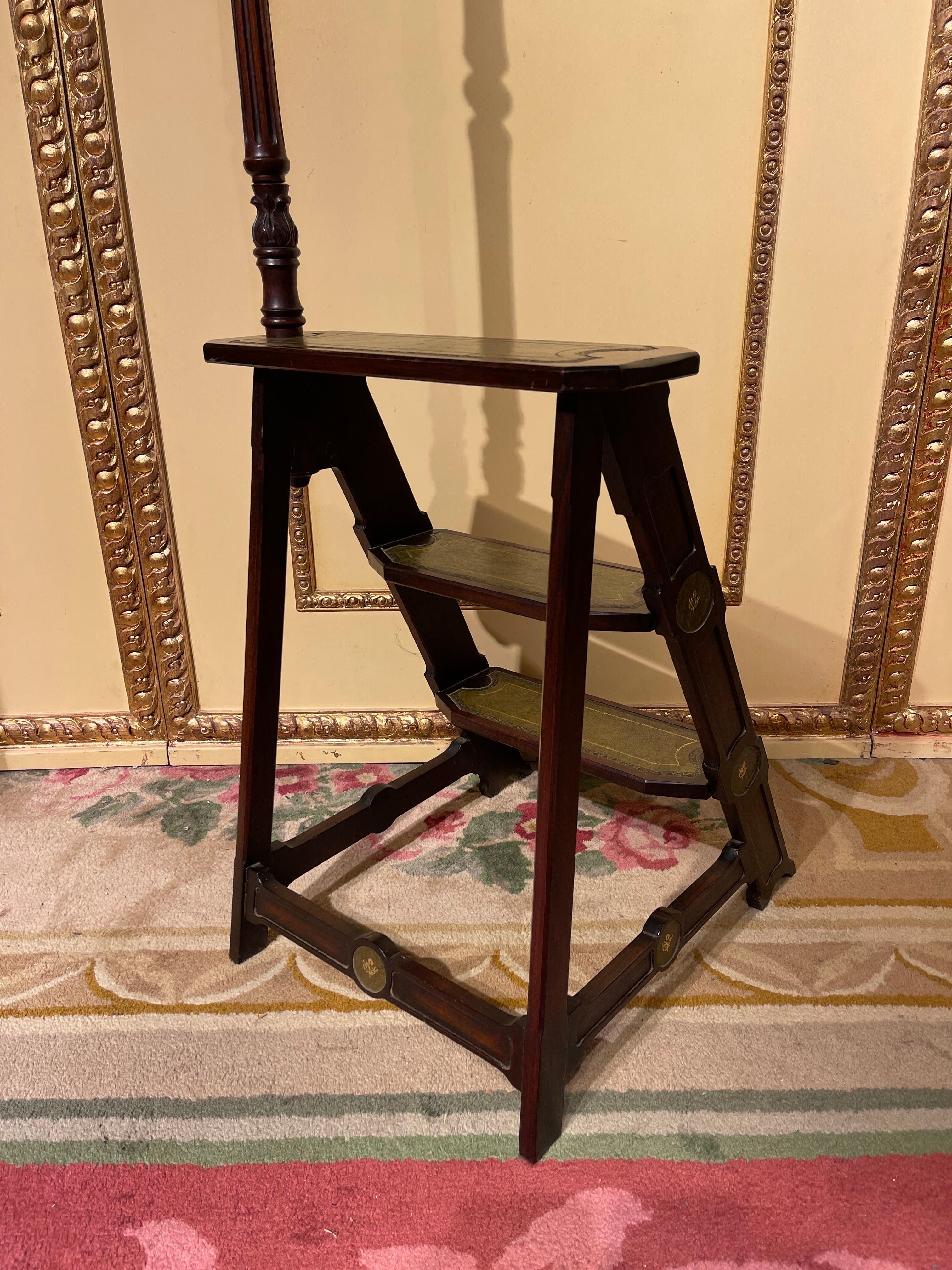 Antique Library Ladder/Step Ladder, Mahogany England In Fair Condition In Berlin, DE
