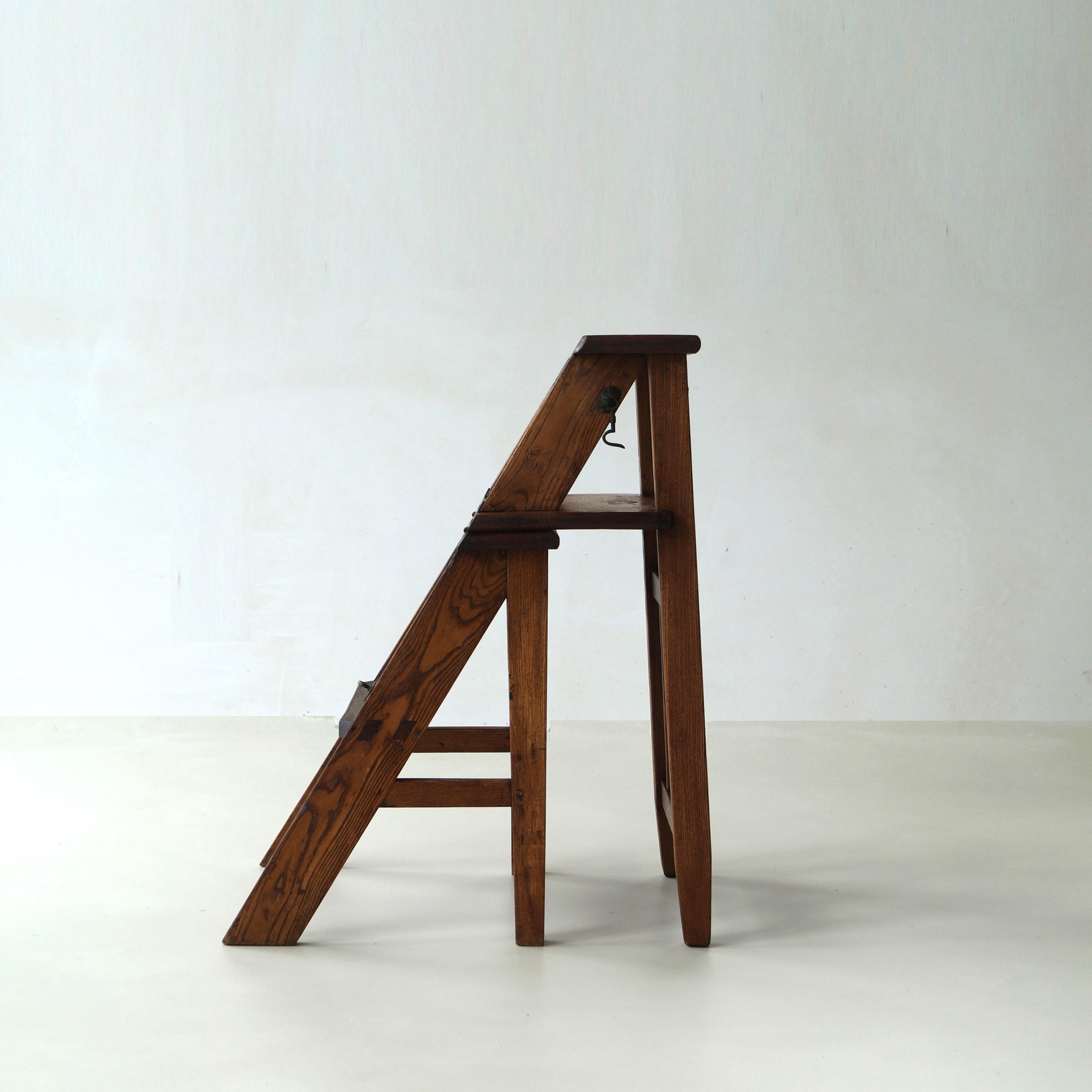 Dutch Arts & Crafts library steps chair, 1910s For Sale 1