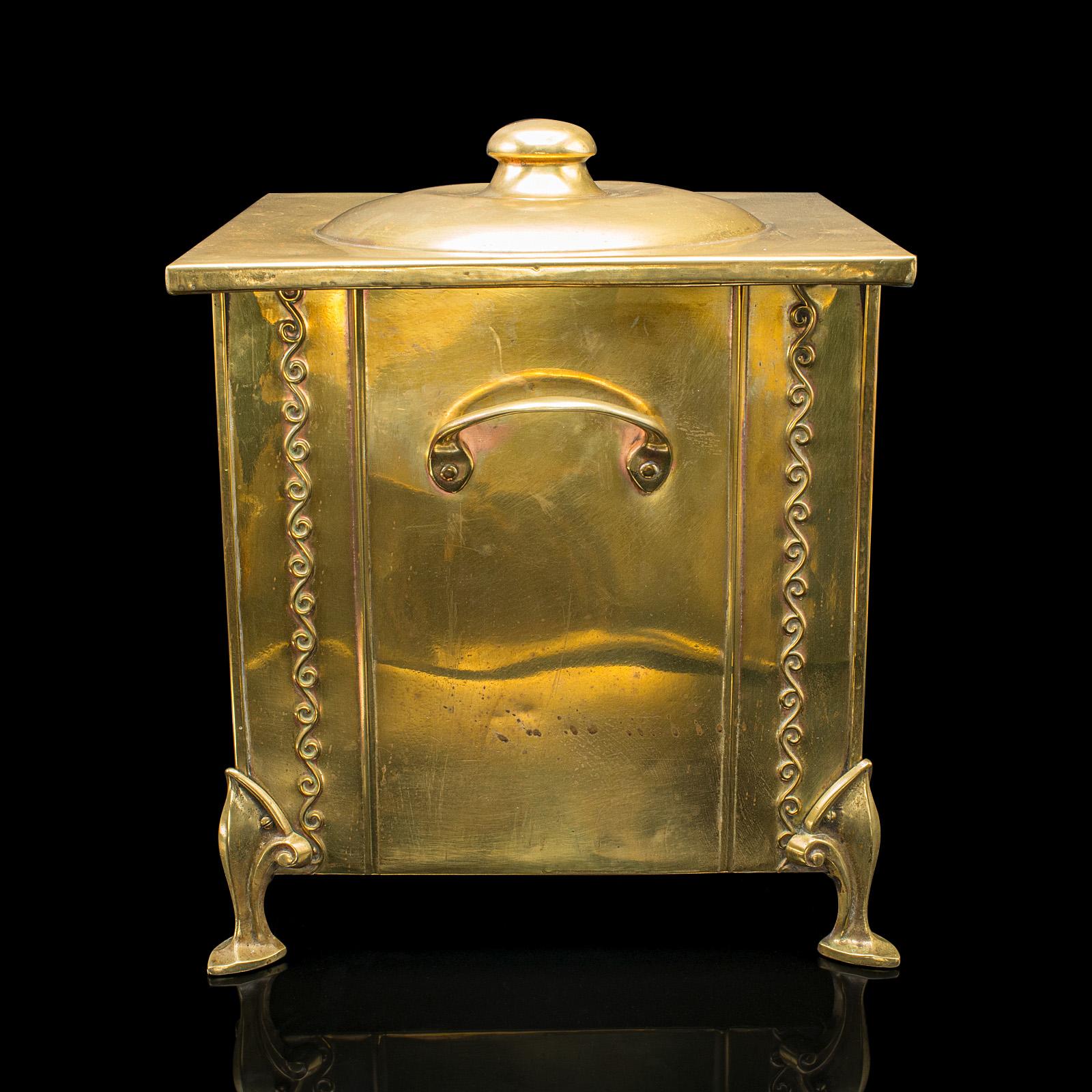 Britannique Bouteille de charbon antique en laiton anglais, cheminée, bûches, magasin de cheminée, victorien en vente