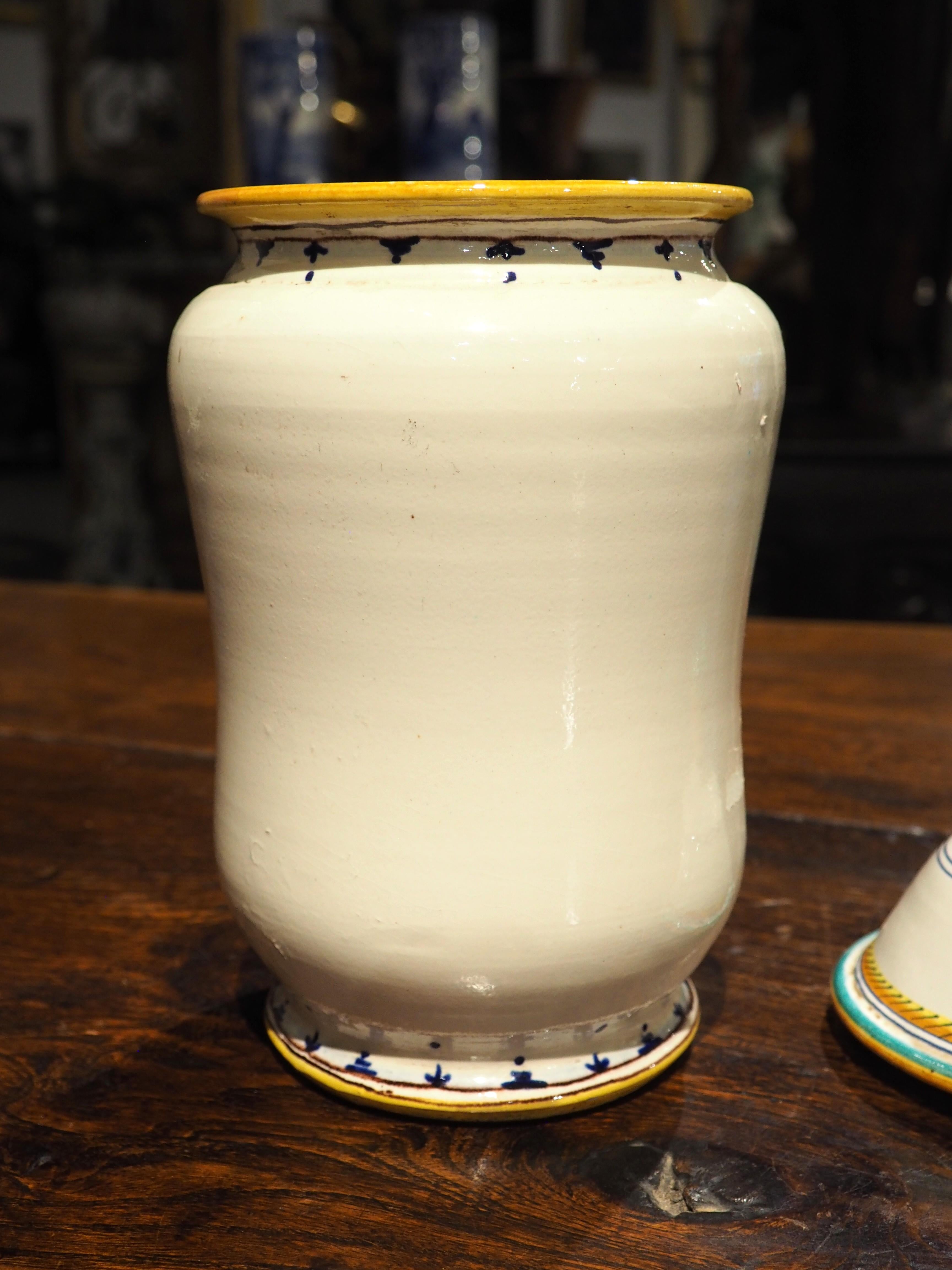Antico vaso da farmacia italiano con coperchio e stemma dei leoni rampanti, XIX C. in vendita 3