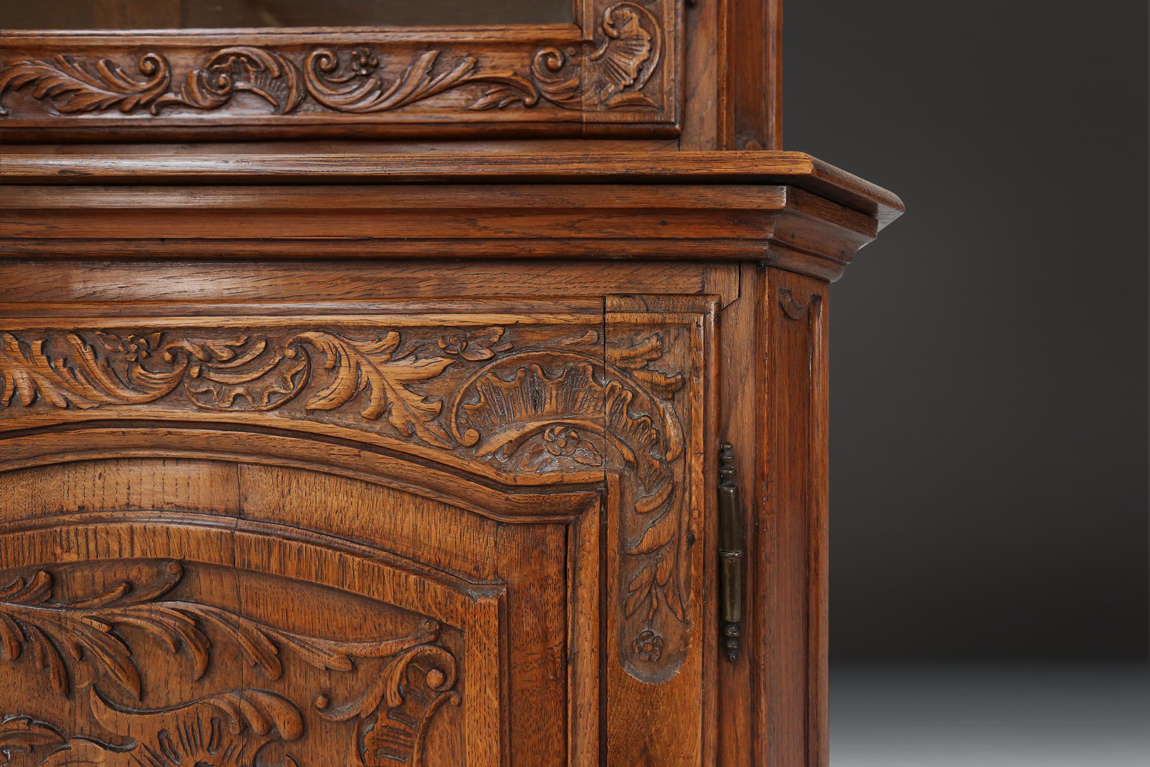 Antique Liège Cabinet 18th Century For Sale 1
