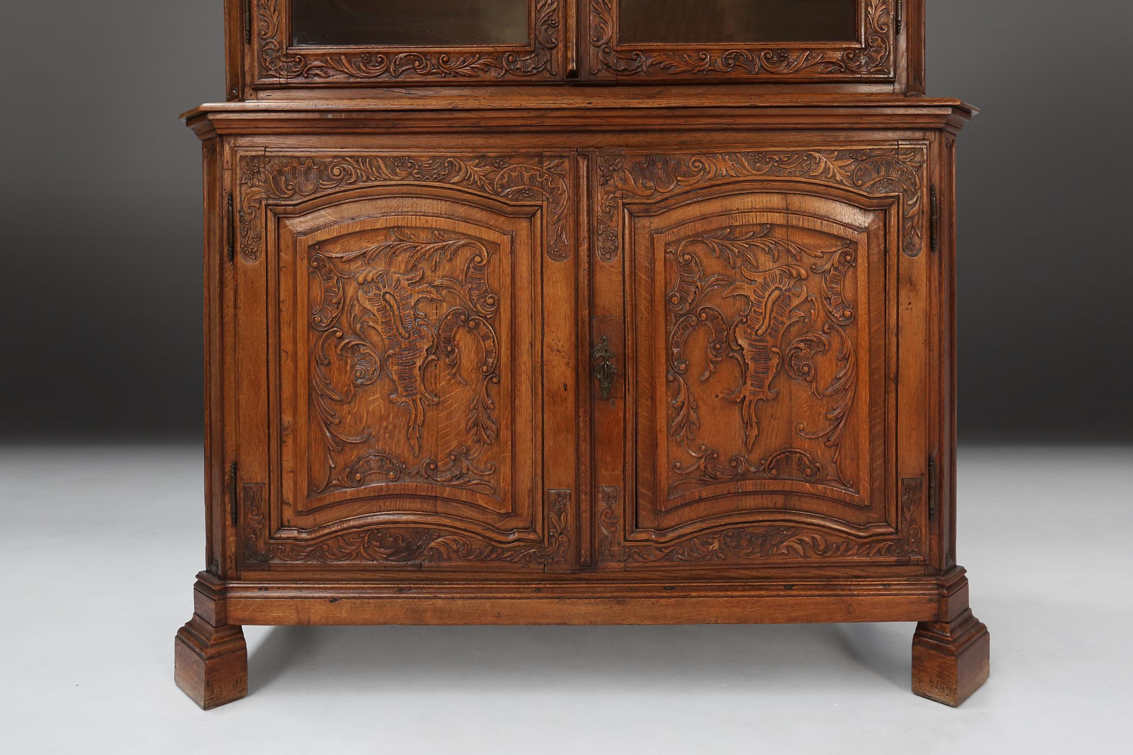 Antique Liège Cabinet 18th Century For Sale 2
