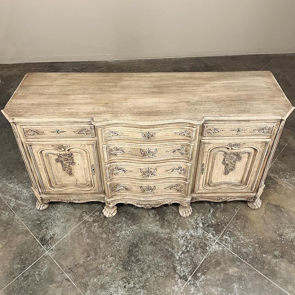 Antique Liegoise Country French Buffet, Linen Press In Good Condition For Sale In Dallas, TX