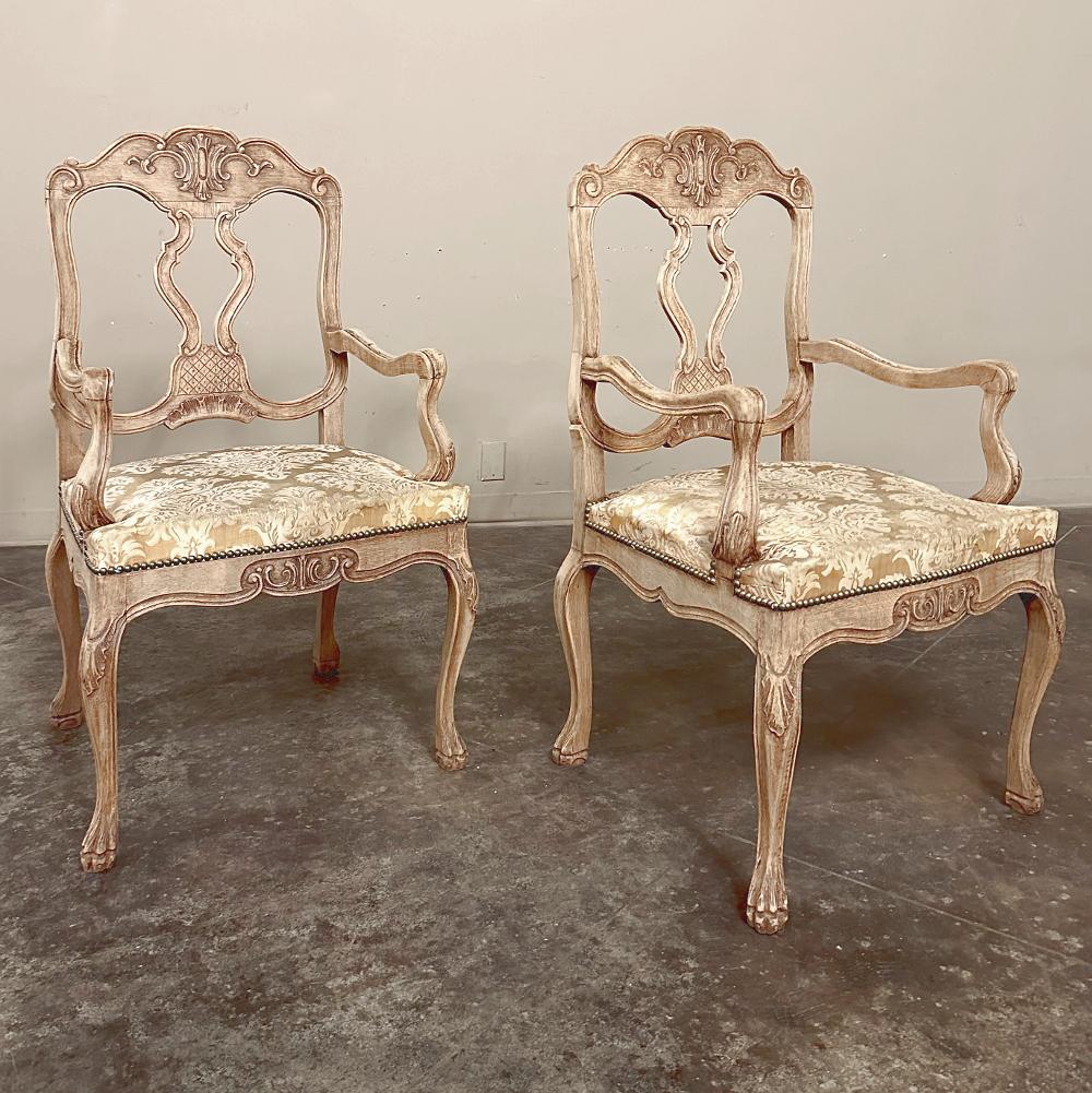 Belge Fauteuils anciens Liegoise Louis XIV en Oak décapé en vente