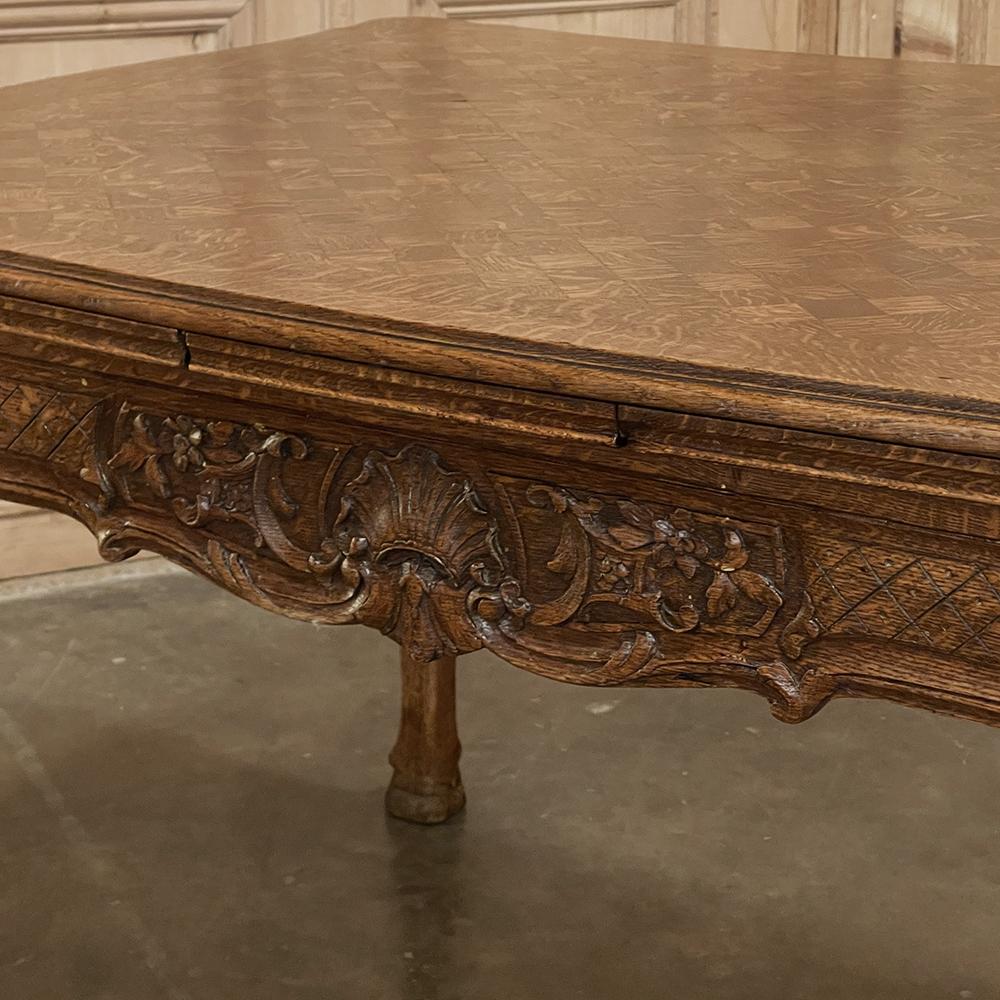 Ancienne table de salle à manger Louis XIV à feuilles tombantes en vente 5