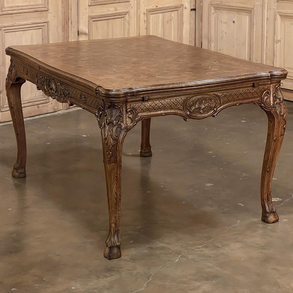 Ancienne table de salle à manger Louis XIV à feuilles tombantes en vente 11