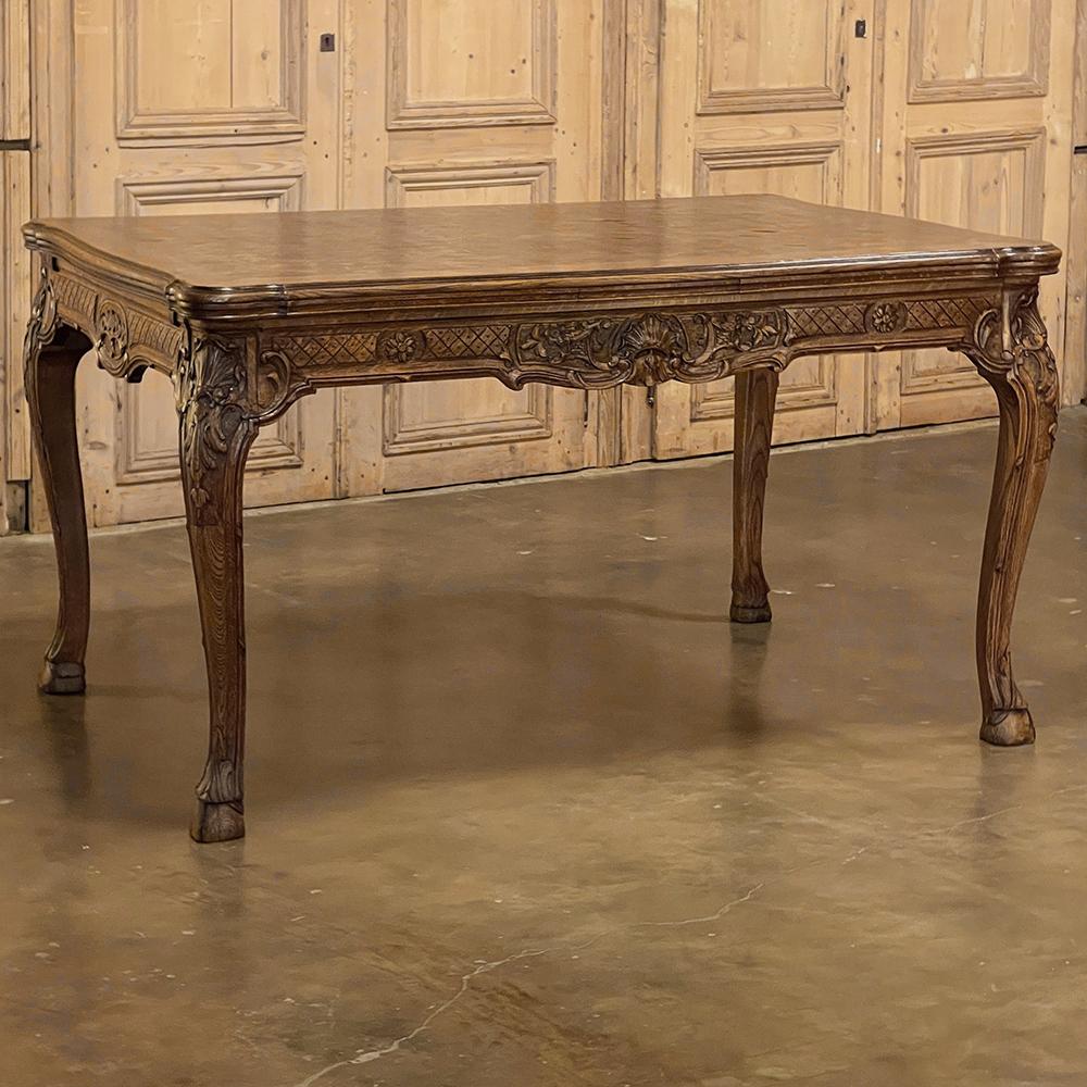 Antique Liegoise Louis XIV Draw Leaf Dining Table In Good Condition For Sale In Dallas, TX