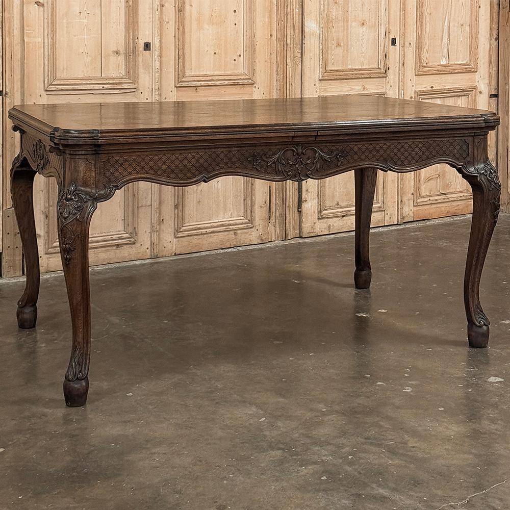 Antique Liegoise Louis XIV Draw Leaf Dining Table In Good Condition For Sale In Dallas, TX