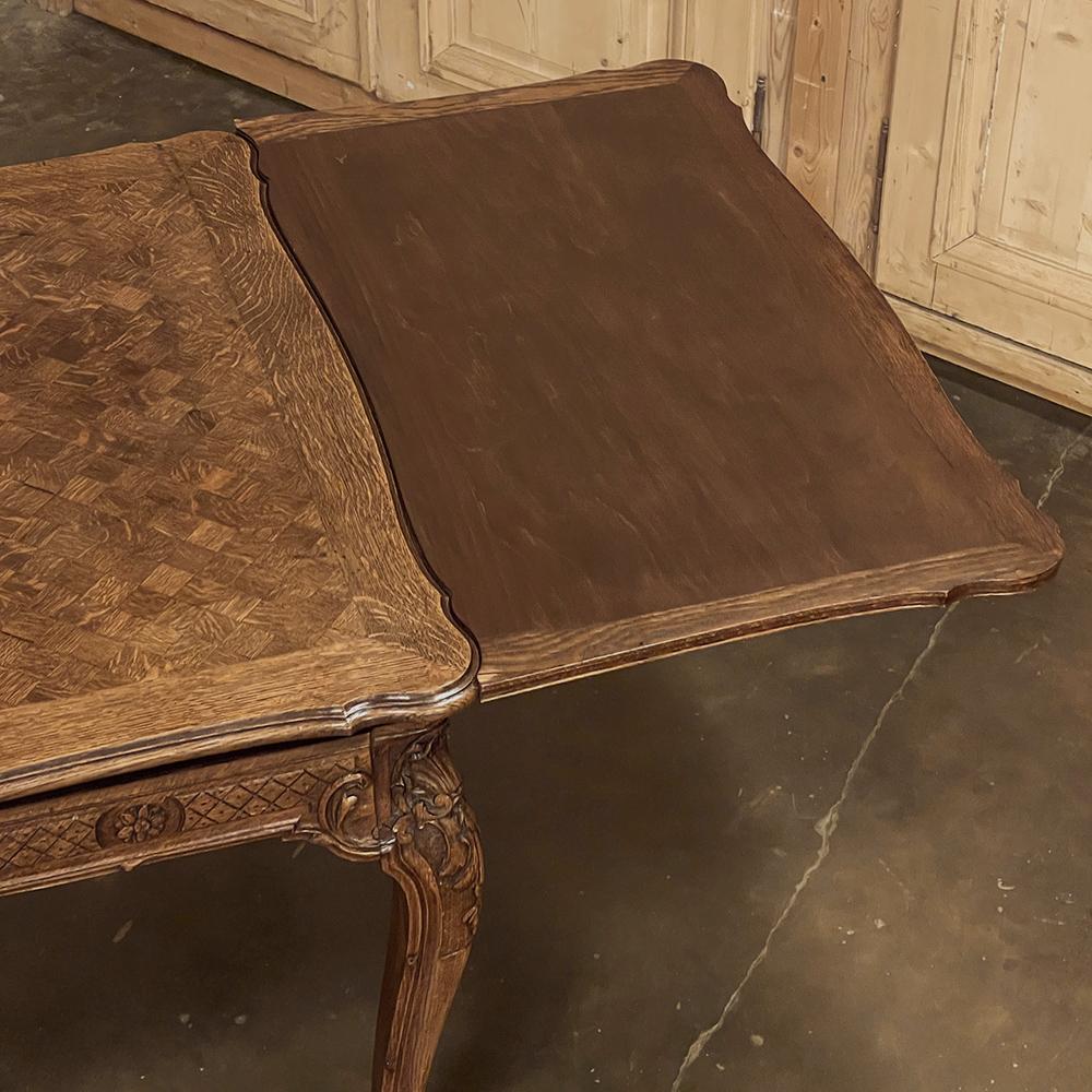 Chêne Ancienne table de salle à manger Louis XIV à feuilles tombantes en vente